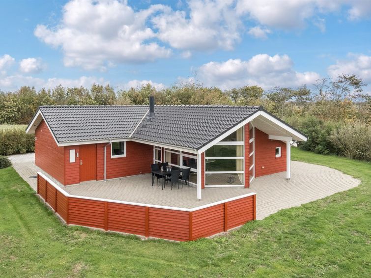 "Elsemarie" - 1.4km to the inlet", 5-Zimmer-Haus 114 m2. Objekt geeignet für 8 Erwachsene + 1 Kind. Wohnzimmer mit TV, CD, Stereoanlage und DVD. 1 Zimmer mit 1 Doppelbett. 1 Zimmer mit 1 Doppelbett. ..