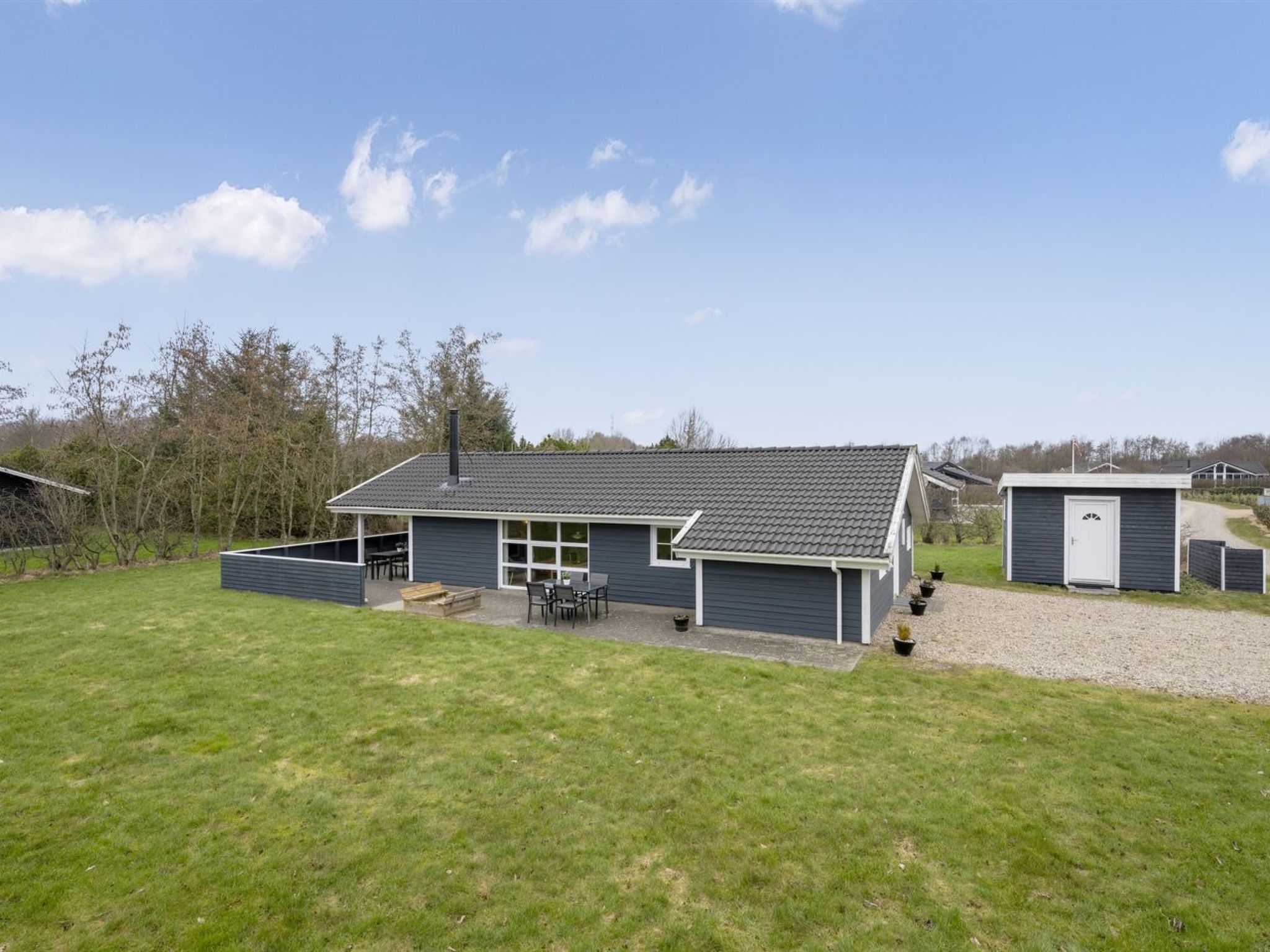 "Tinka" - 1.2km to the fjord