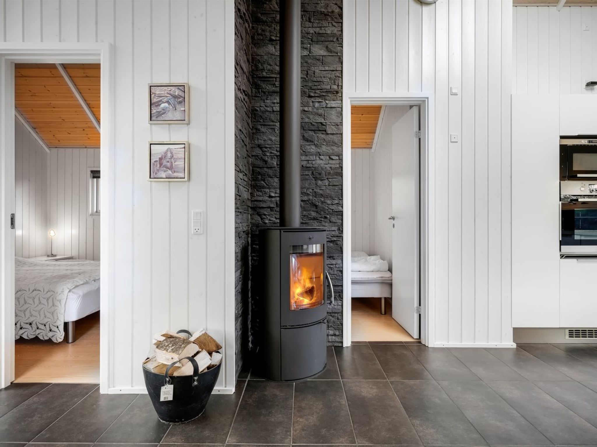 "Ketilbiorn" - 1.2km to the fjord - Inside