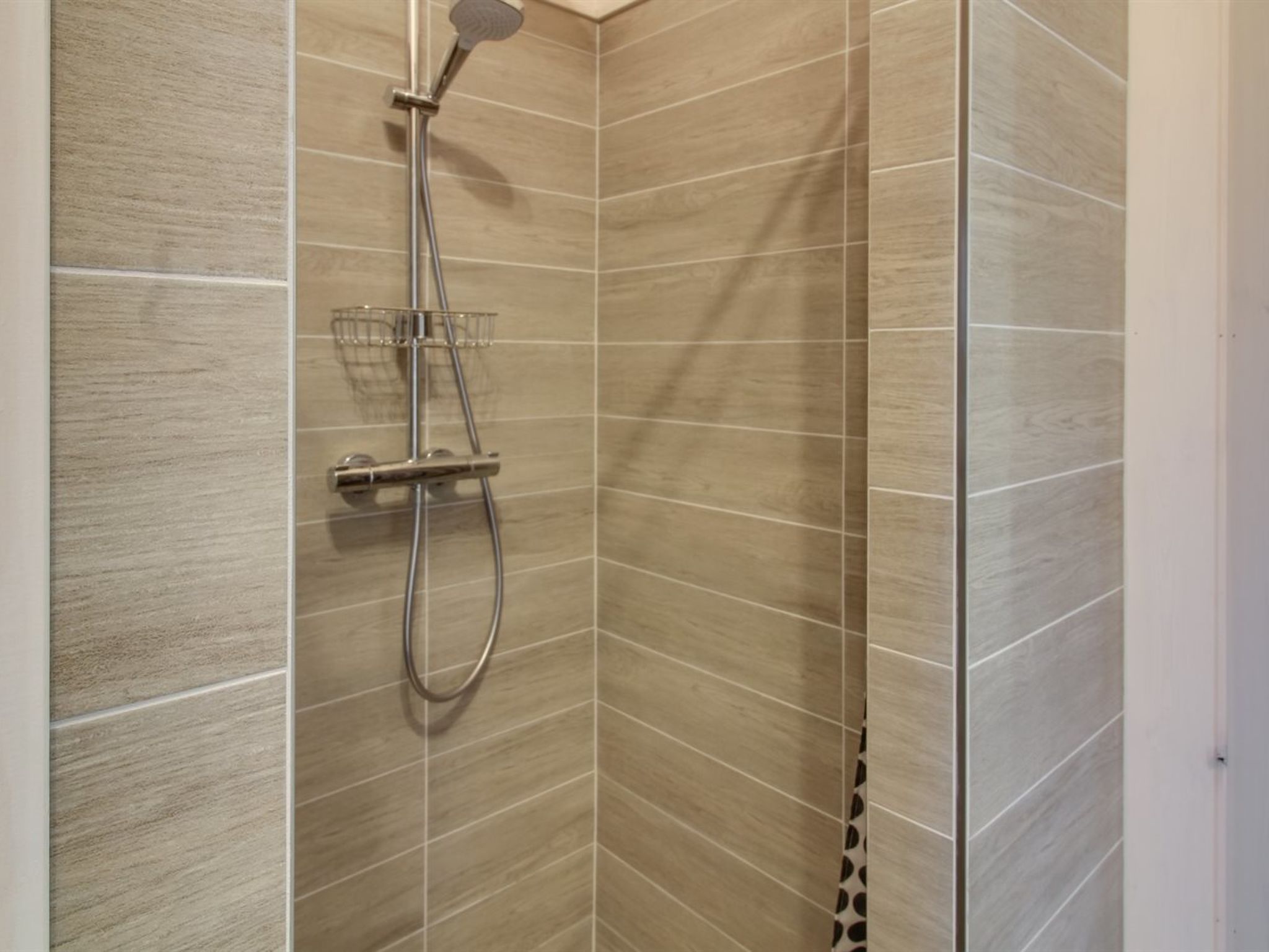 "Gertrude" - 1.1km to the fjord - Drinnen