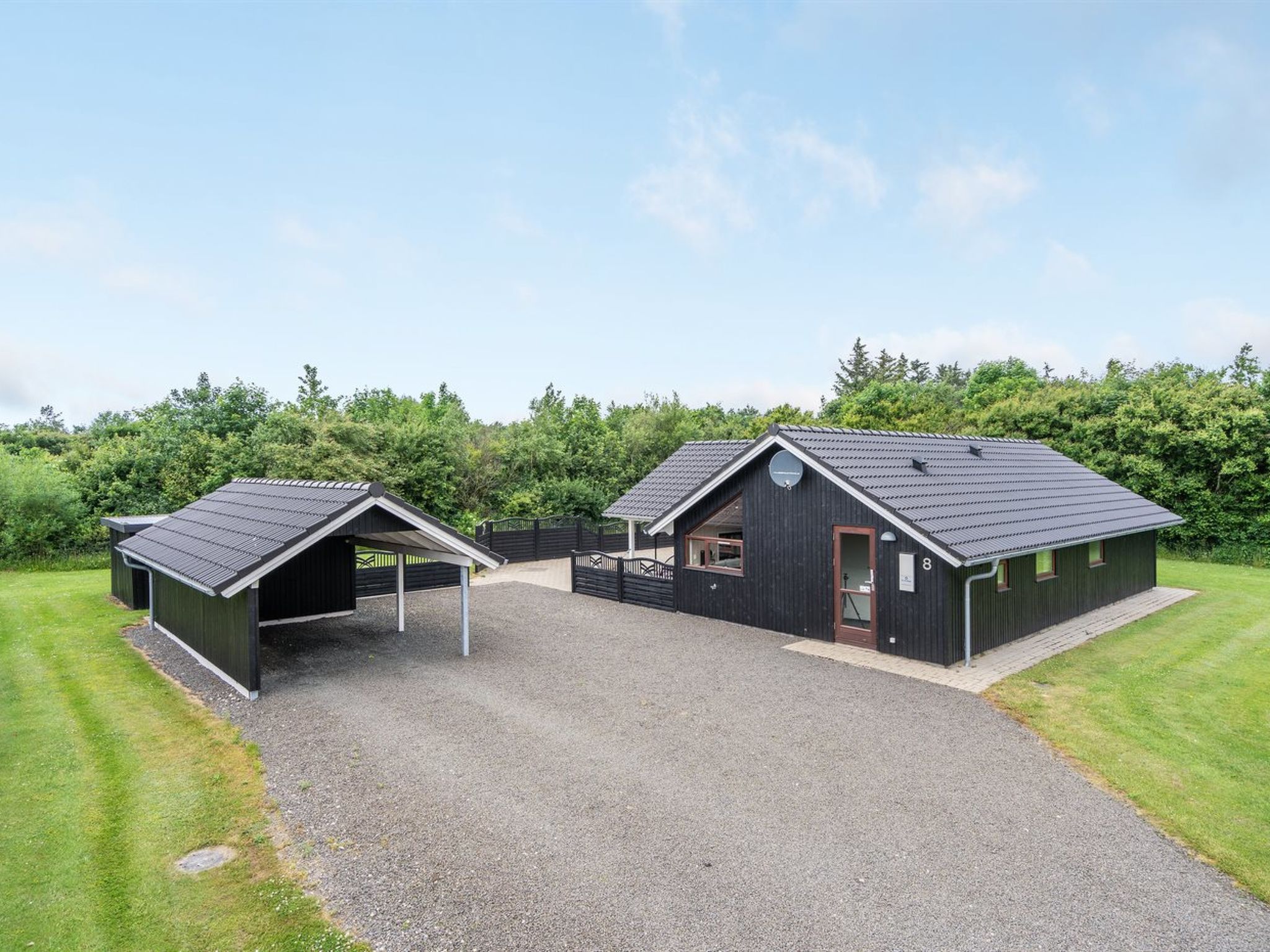 "Chermeine" - 1.2km to the fjord - Buiten