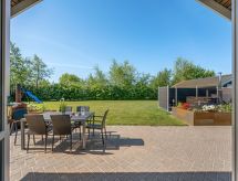 Ruime vakantiewoning Kuisma met whirlpool op 1,1 km van de fjord - thumbnail 1