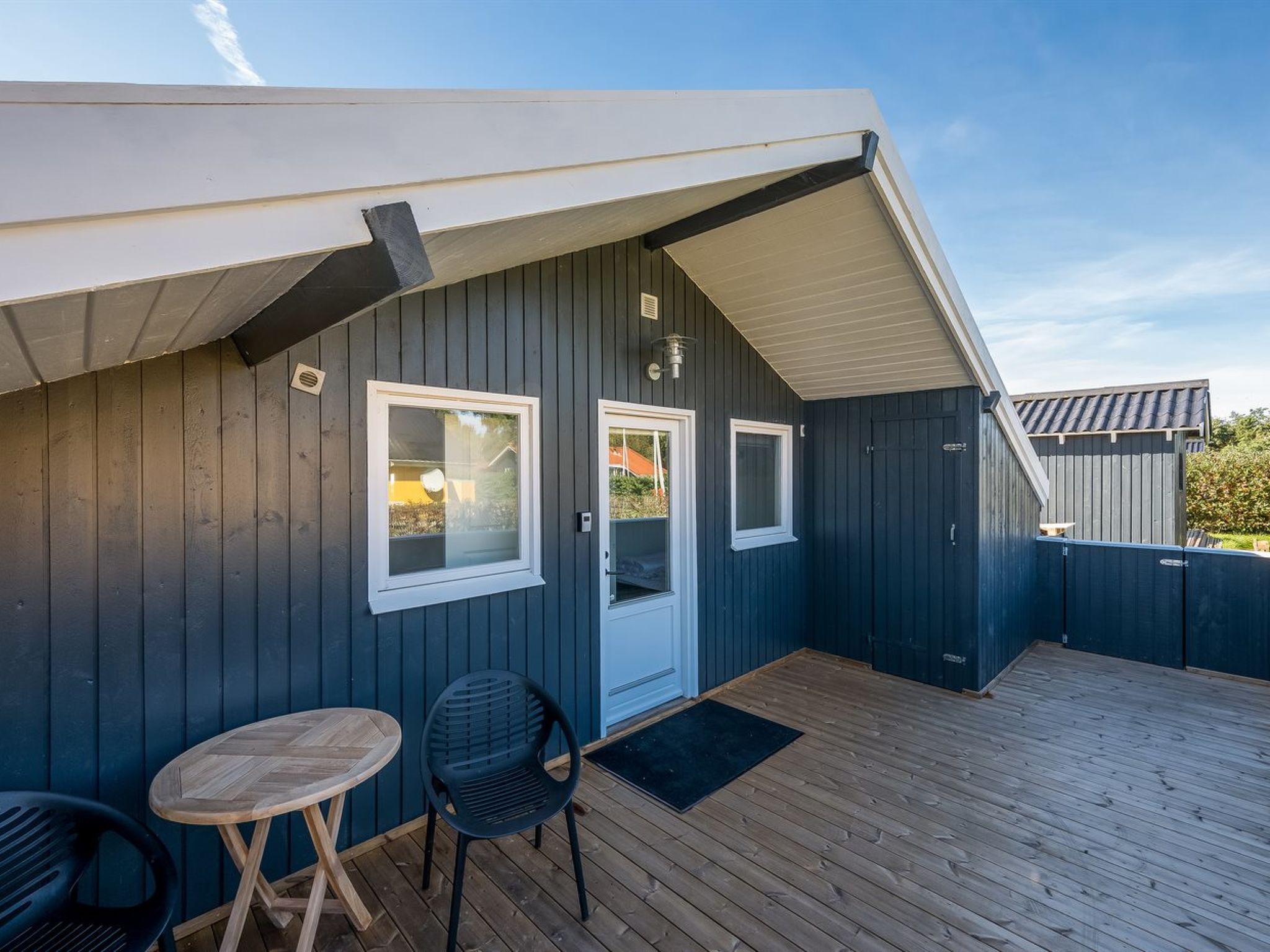 "Thamina" - 200m to the fjord-Buiten