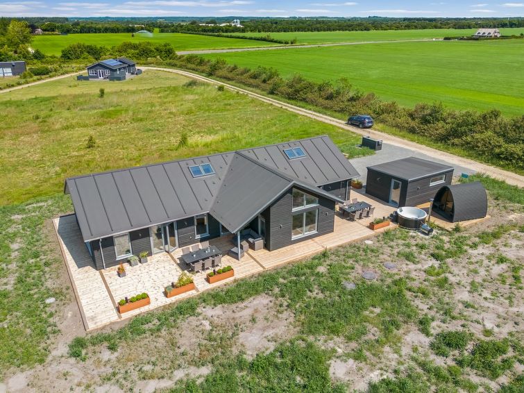 Vakantiehuis in Skjern op 500m van zee met sauna en whirlpool in Skjern