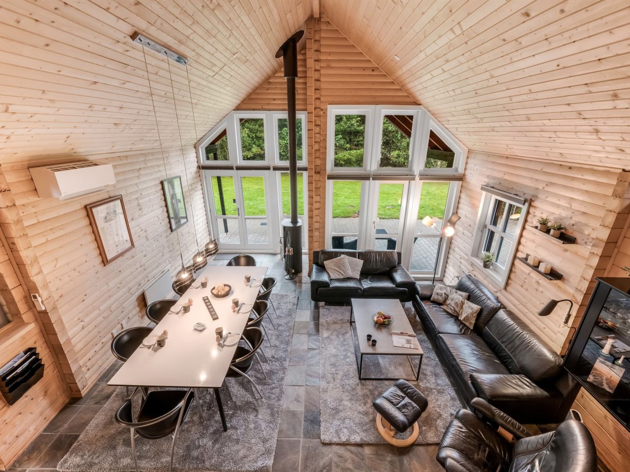 "Yvonna" - 350m to the fjord-Binnen