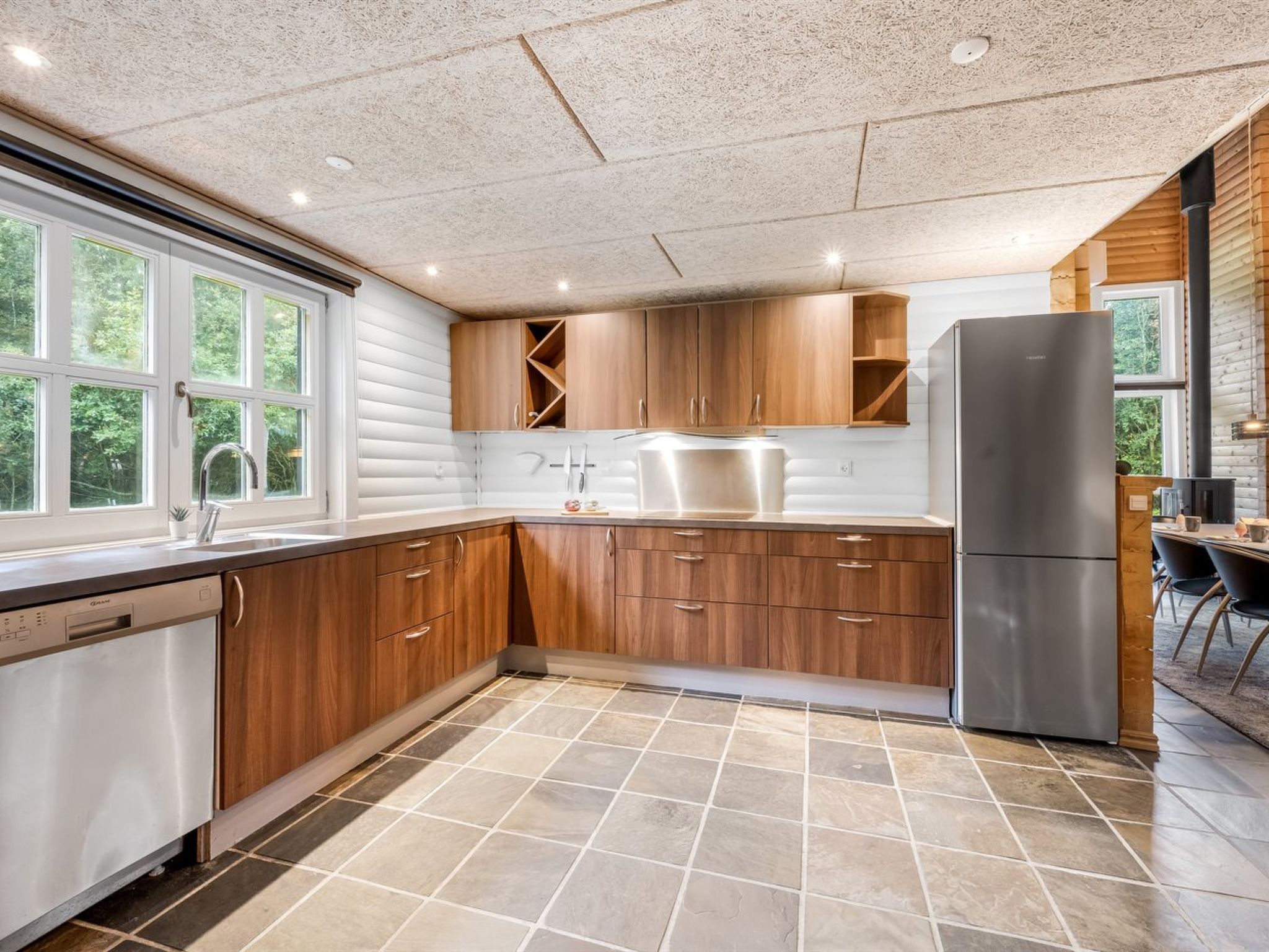 "Yvonna" - 350m to the fjord-Binnen