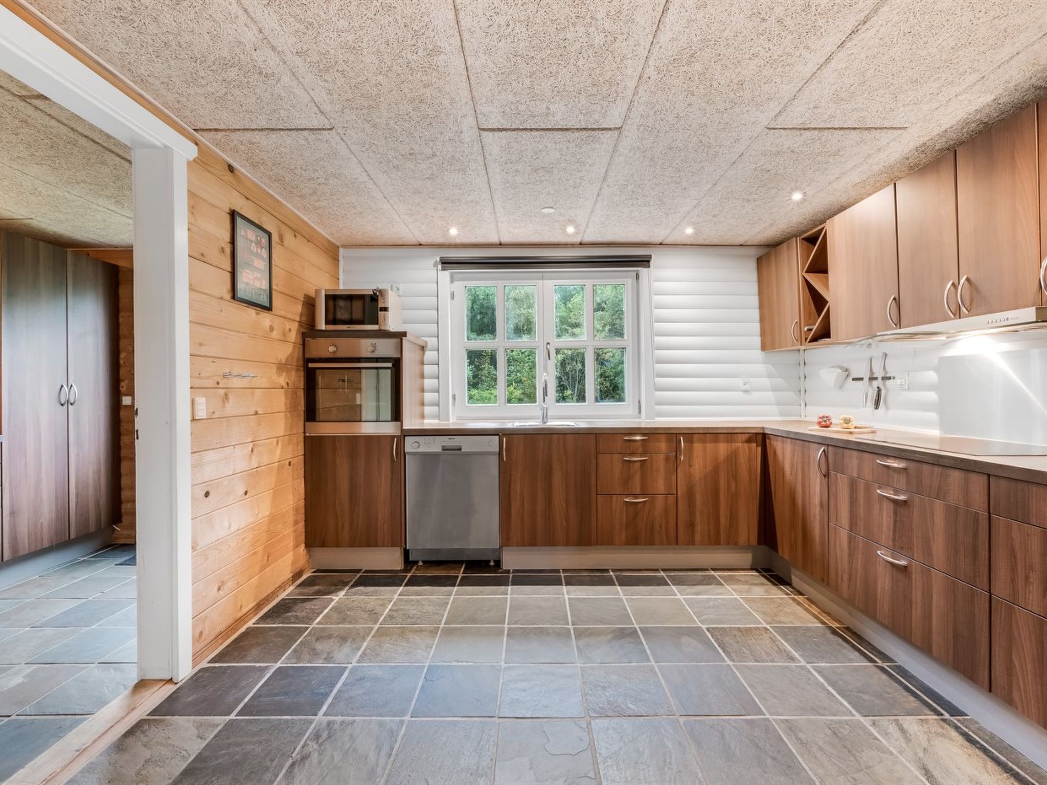 "Yvonna" - 350m to the fjord-Binnen