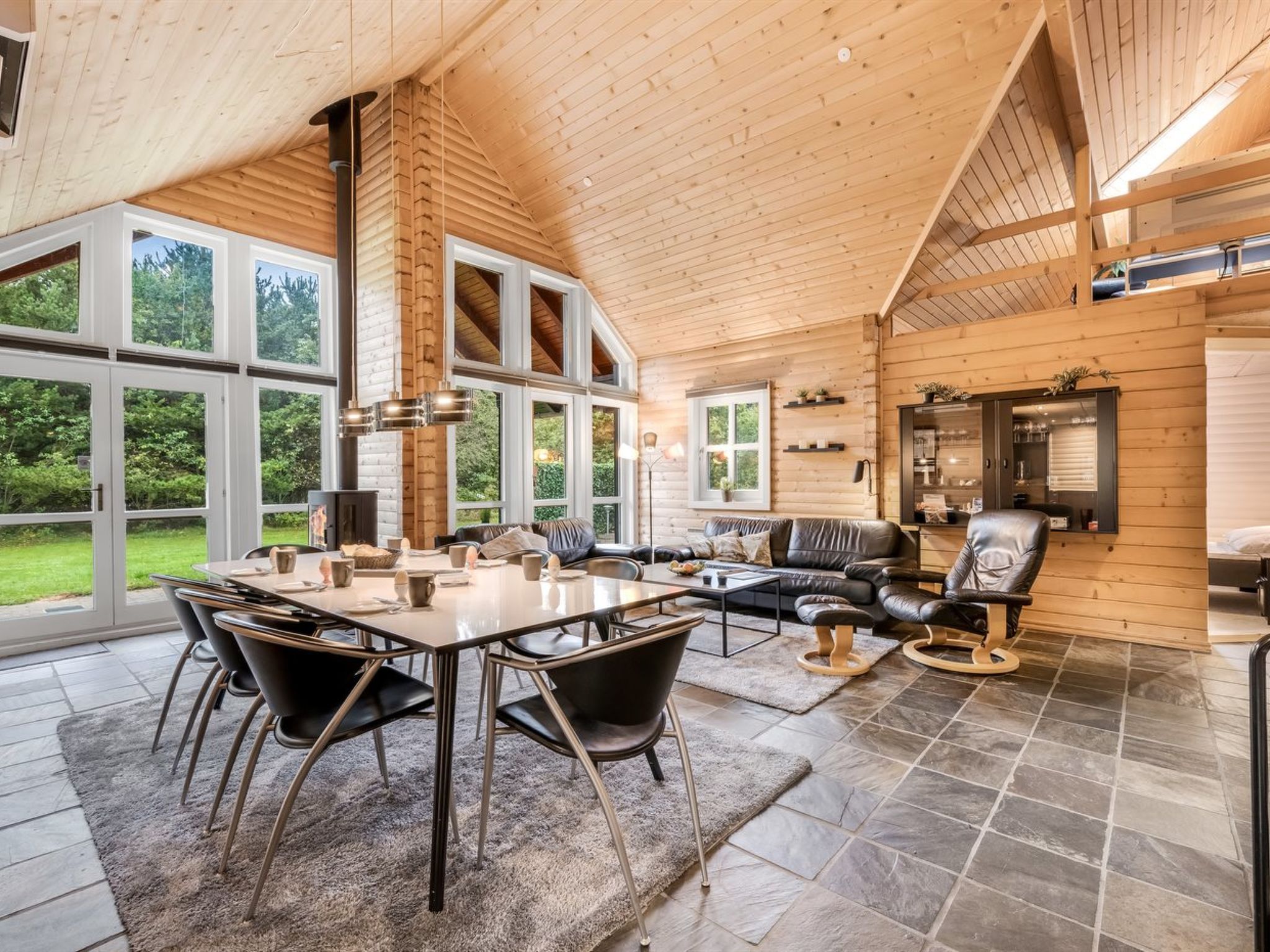 "Yvonna" - 350m to the fjord-Binnen