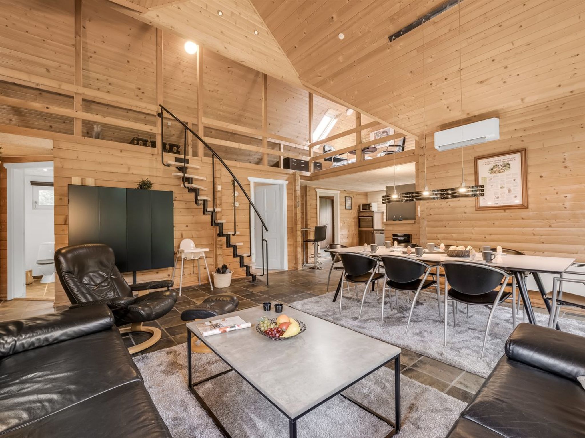 "Yvonna" - 350m to the fjord-Binnen