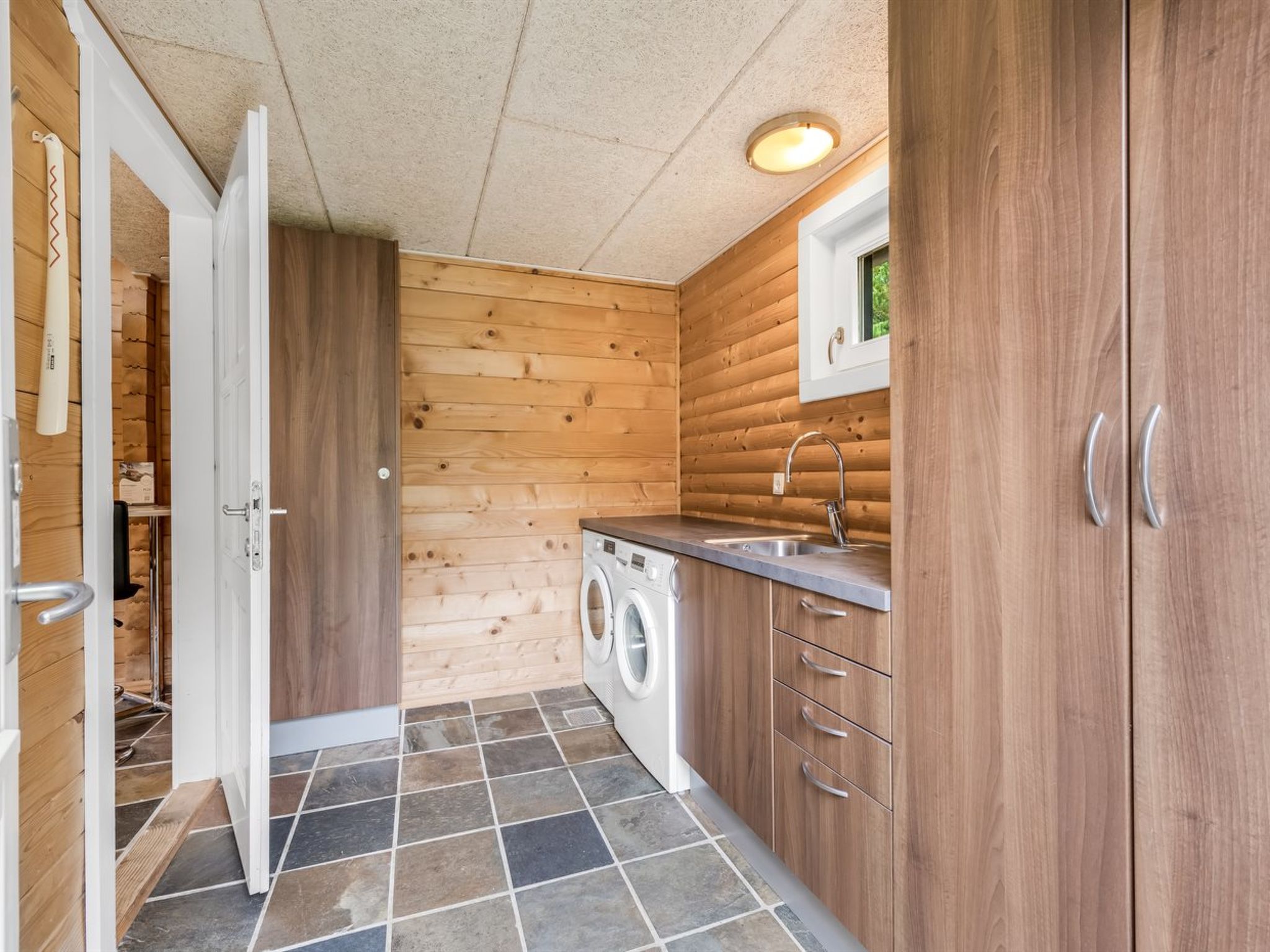 "Yvonna" - 350m to the fjord-Binnen