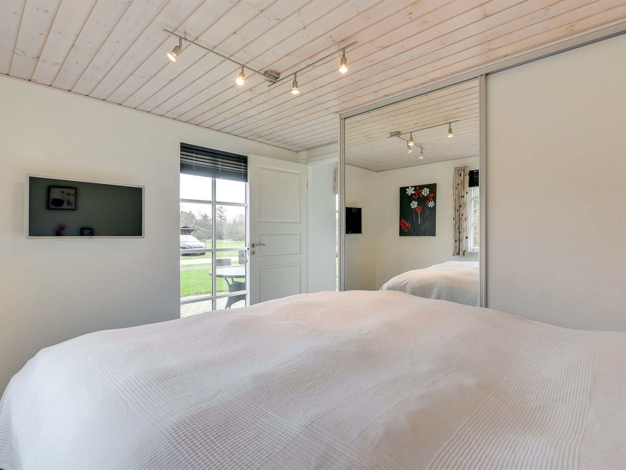 "Benita" - 400m to the fjord-Binnen