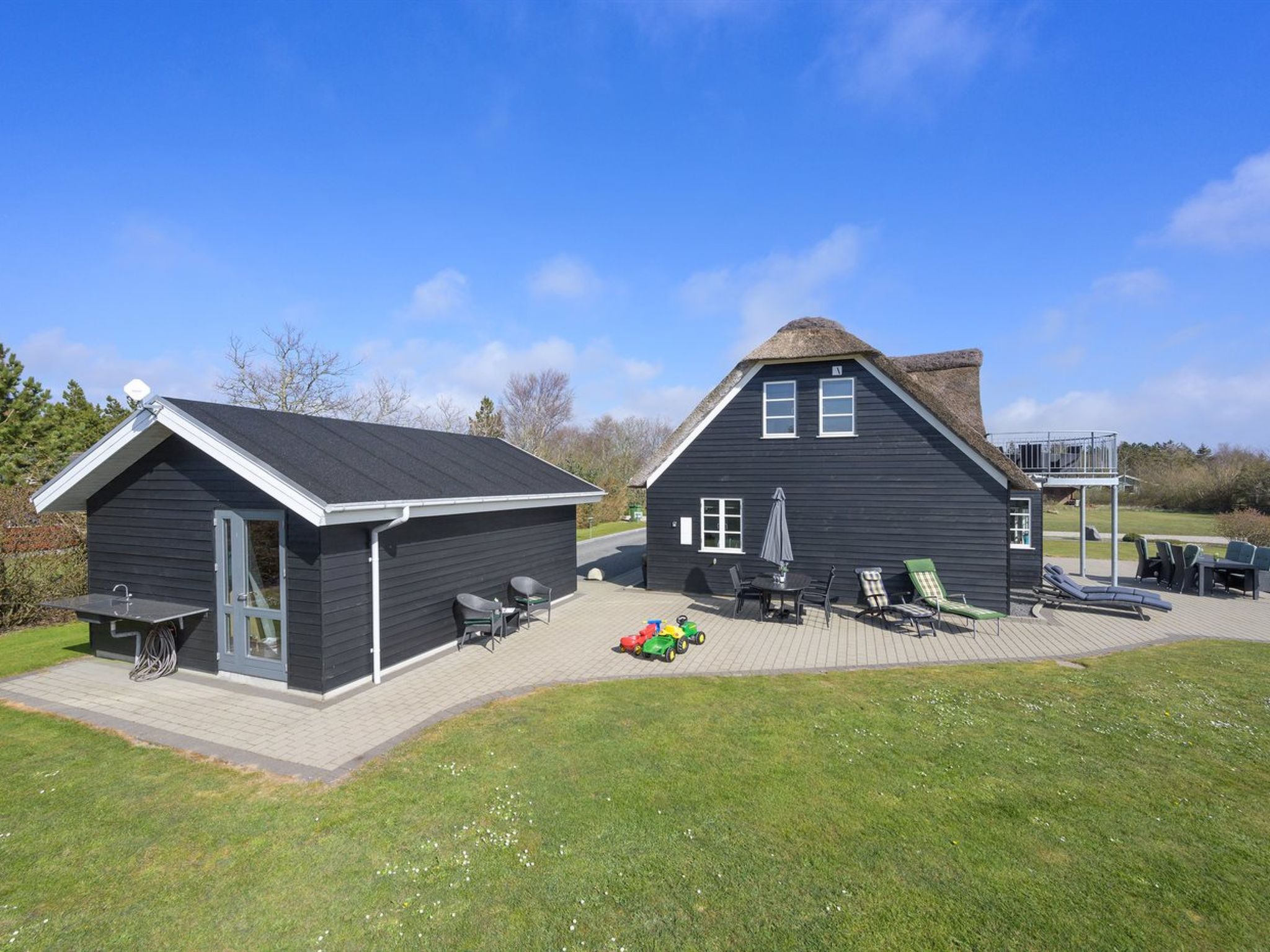 "Benita" - 400m to the fjord-Buiten
