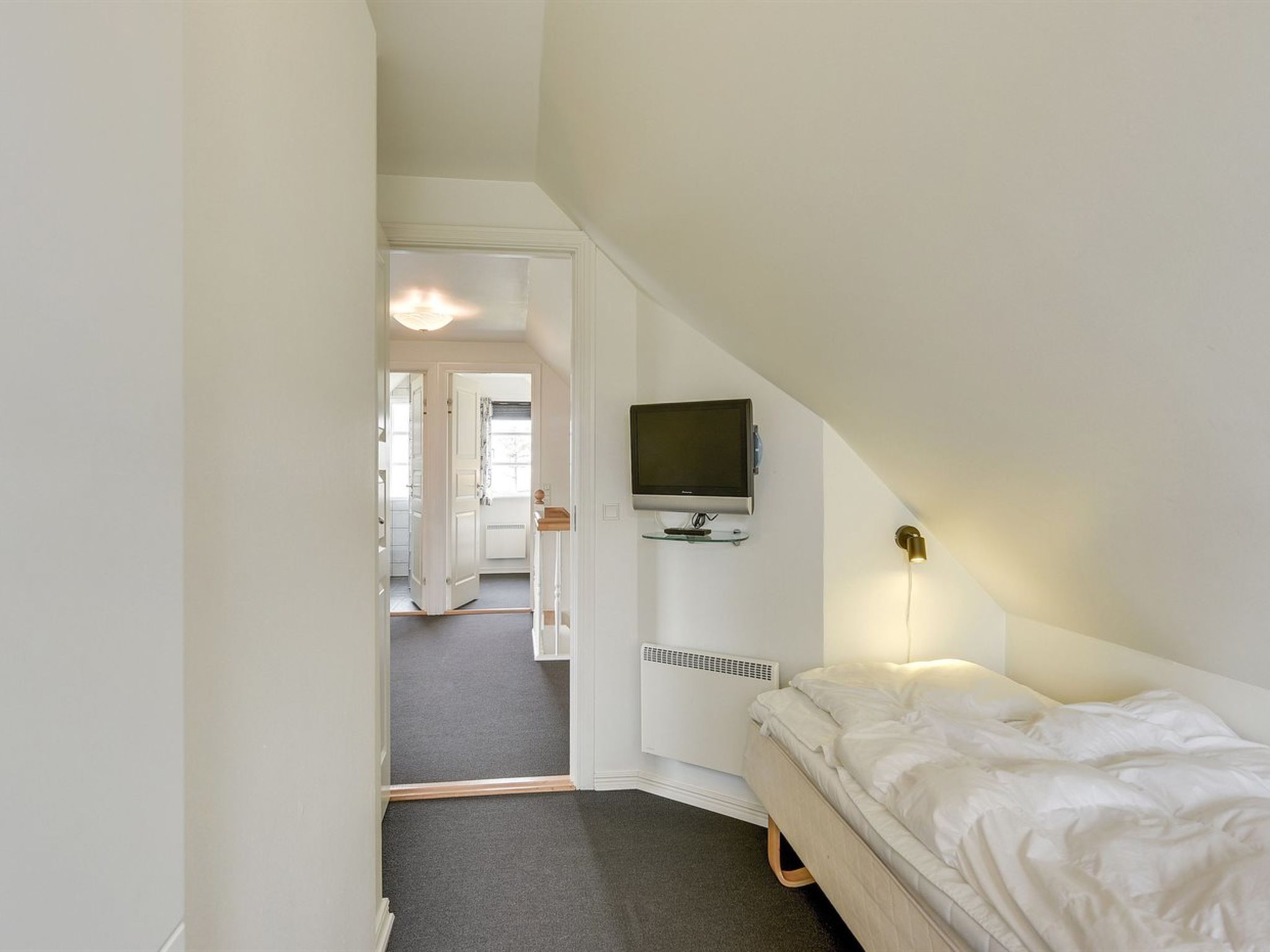 "Benita" - 400m to the fjord-Binnen