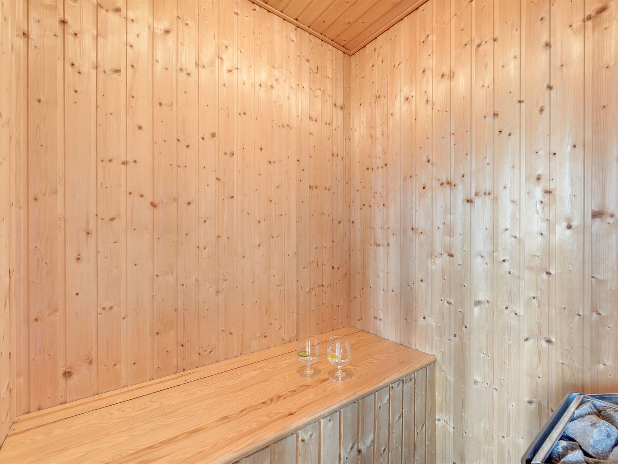 "Benita" - 400m to the fjord-Binnen