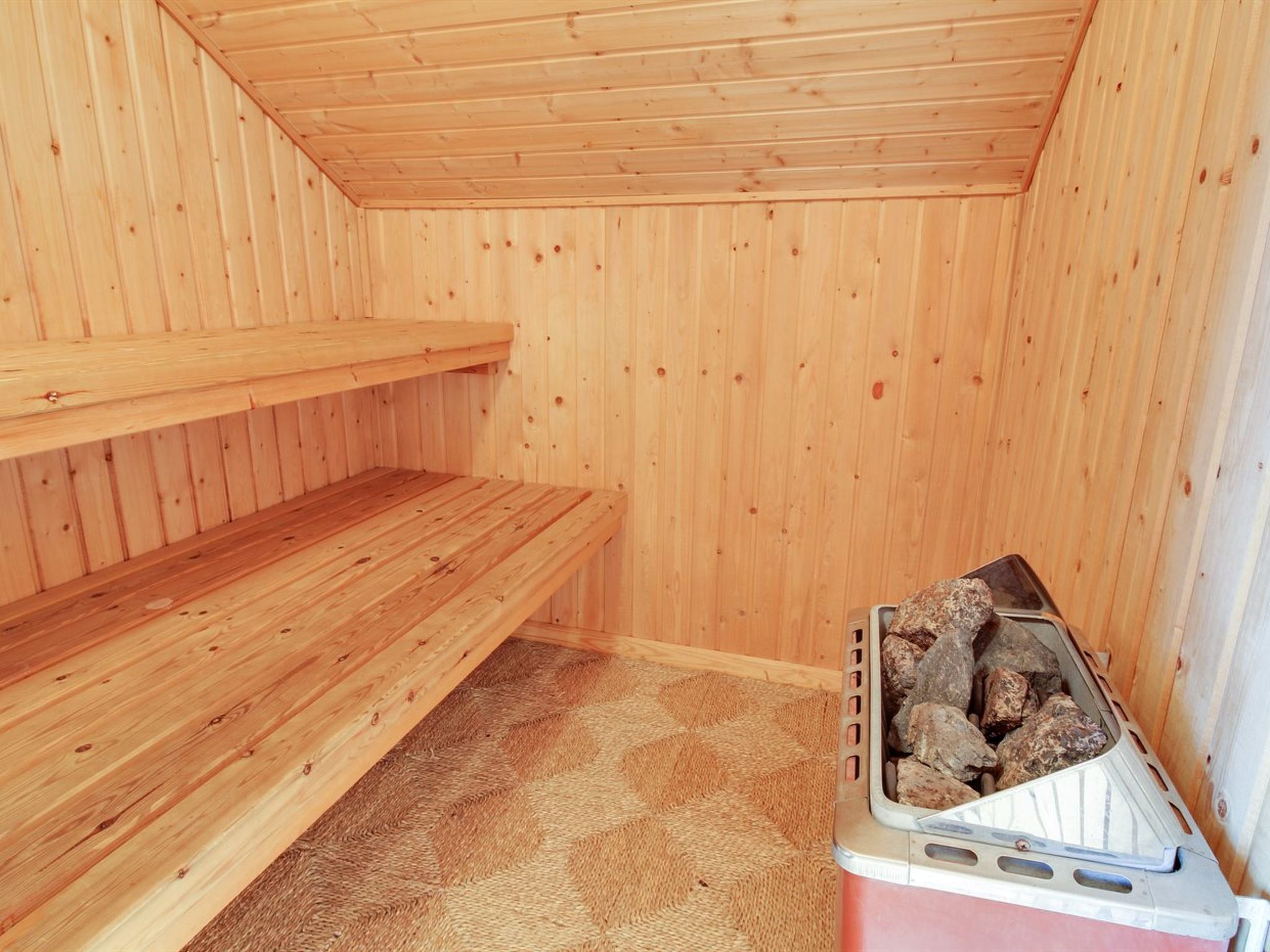 "Ingwin" - 250m to the fjord - Inside