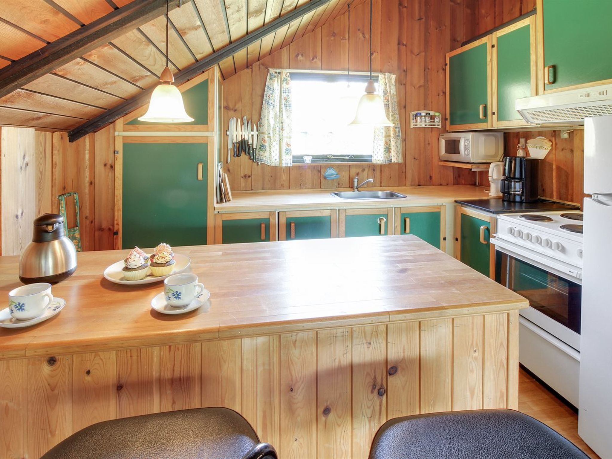 "Ingwin" - 250m to the fjord - Inside