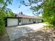 Luxe vakantiehuis Aarni met privé-zwembad op 250 meter van de fjord - thumbnail 1