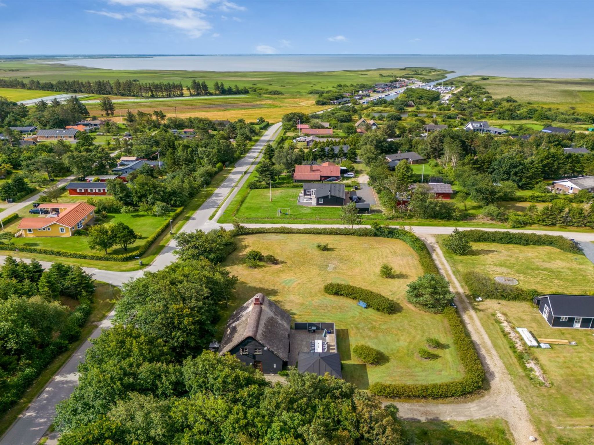 "Hendrina" - 250m to the fjord - Buiten