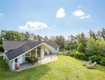 Licht vakantiehuis Tjorven met panoramisch fjordzicht op slechts 250 meter - thumbnail 4
