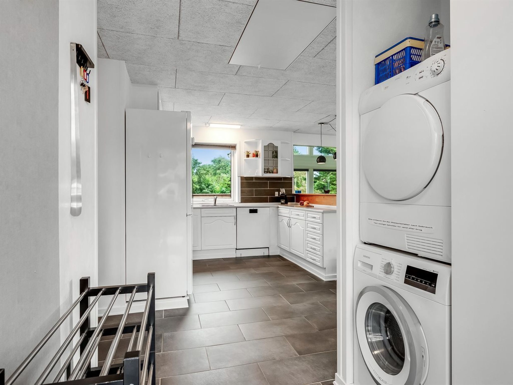 "Amine" - 300m to the fjord-Binnen