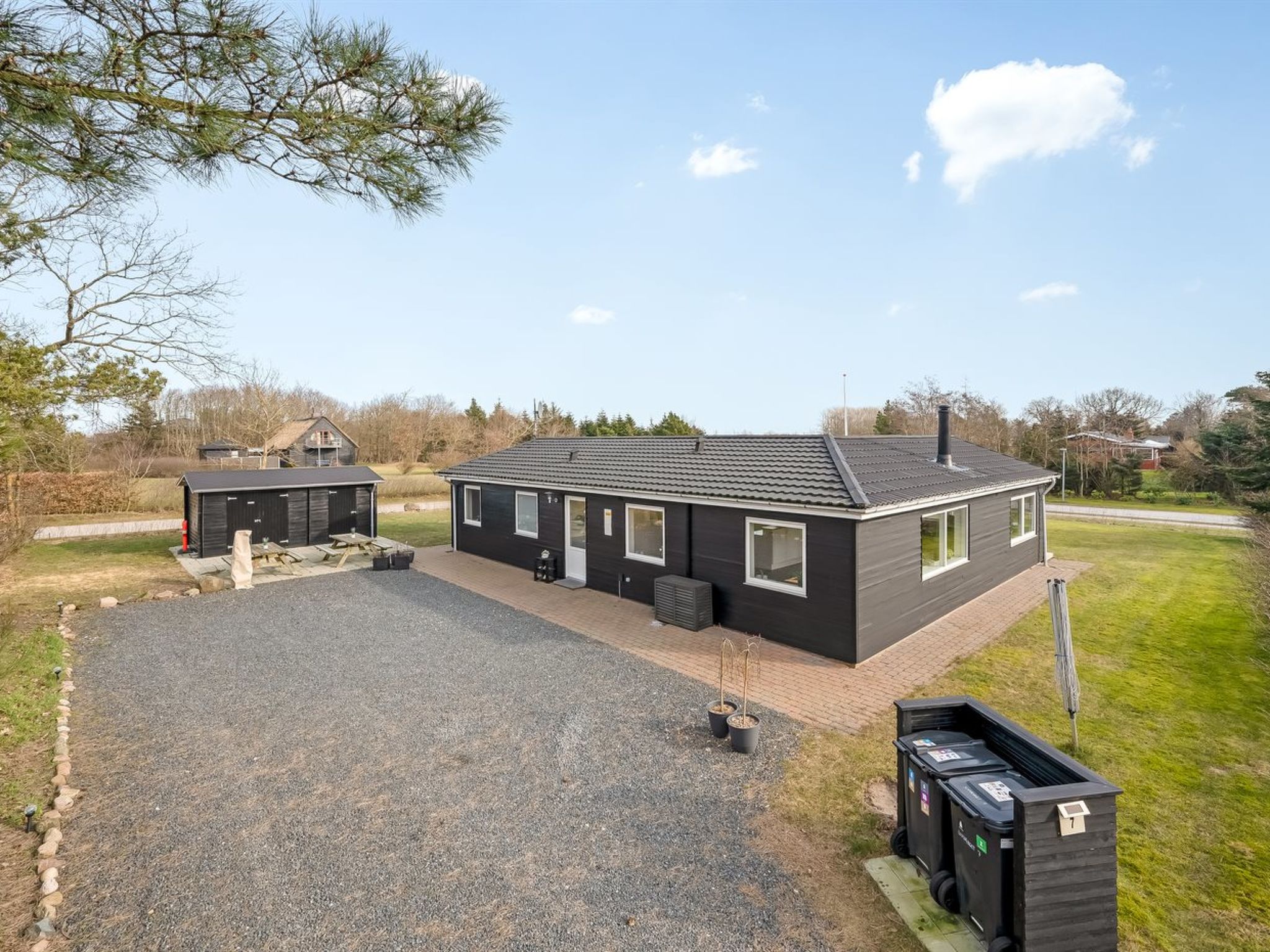 "Amine" - 300m to the fjord-Buiten