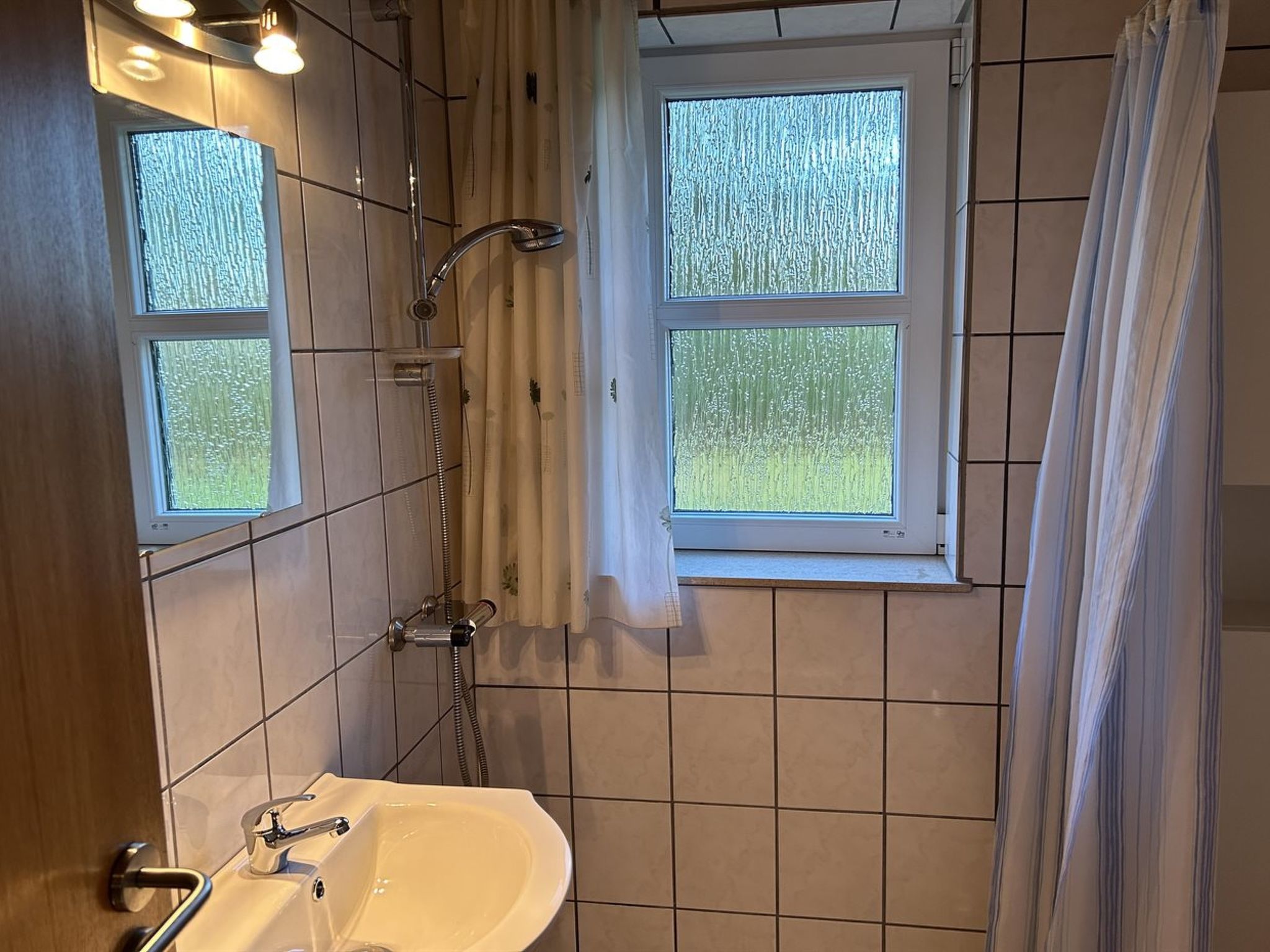 "Åsemarie" - 500m to the fjord-Dedans