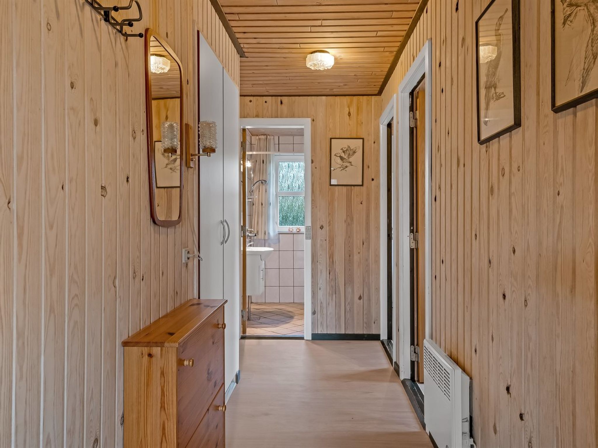 "Åsemarie" - 500m to the fjord - Drinnen