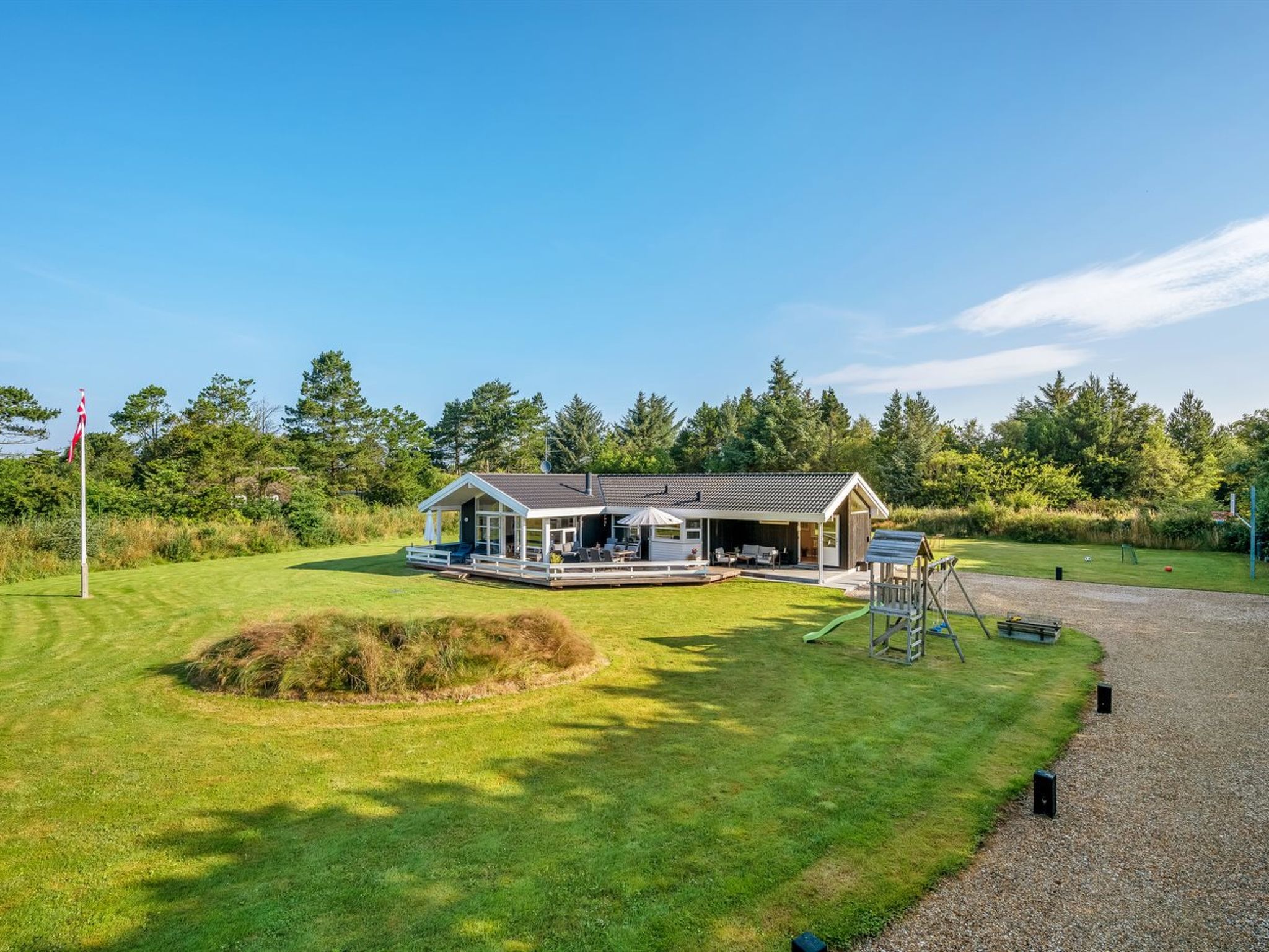 "Sviðandi" - 1.5km from the sea - Buiten