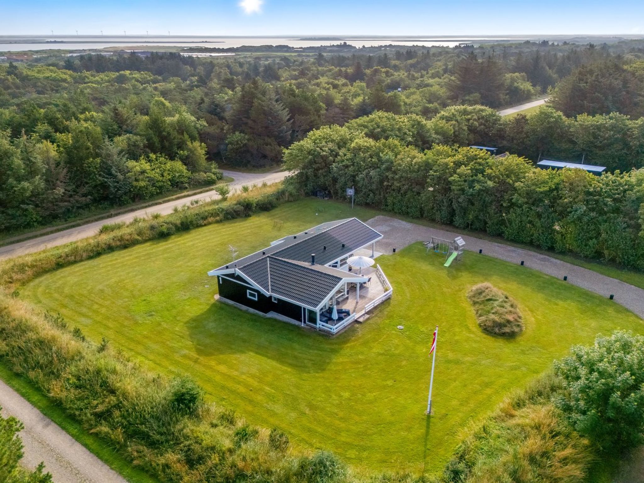 "Sviðandi" - 1.5km from the sea-Buiten