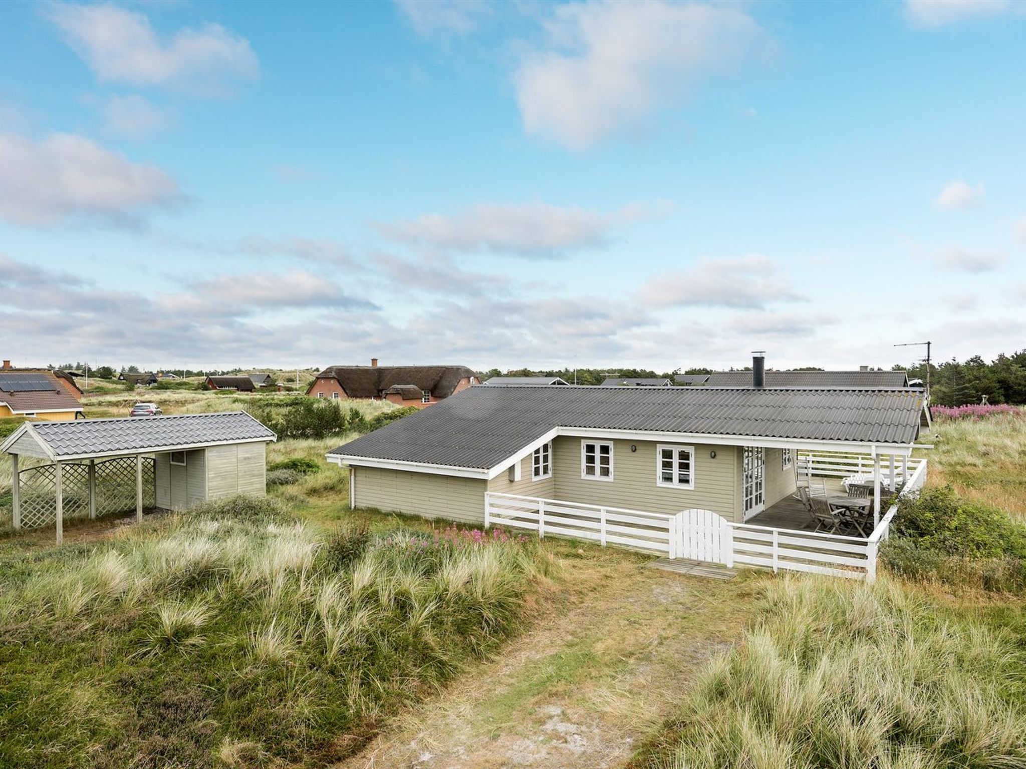 "Dortea" - 600m from the sea - Buiten