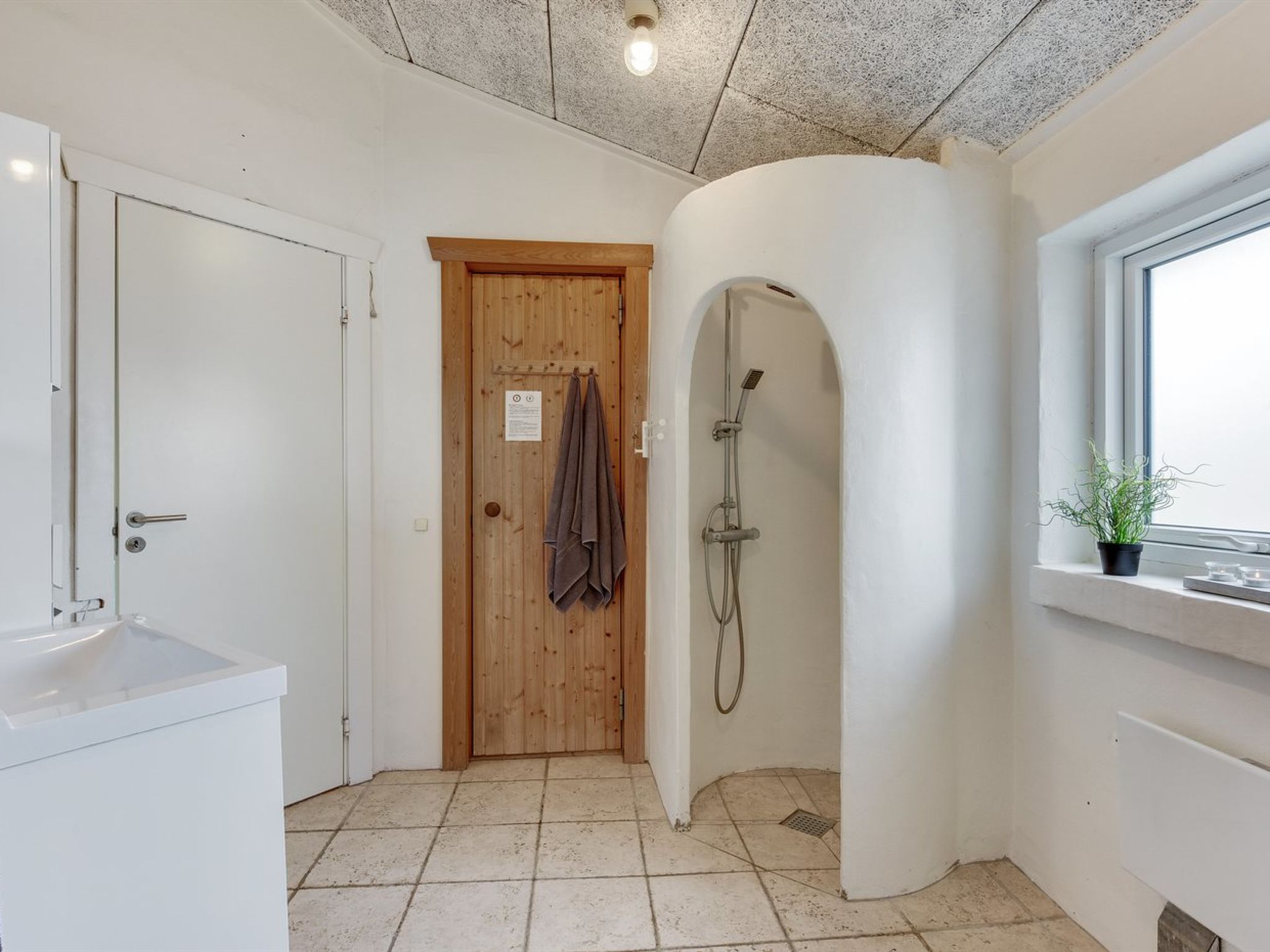 "Soini" - 900m from the sea - Binnen