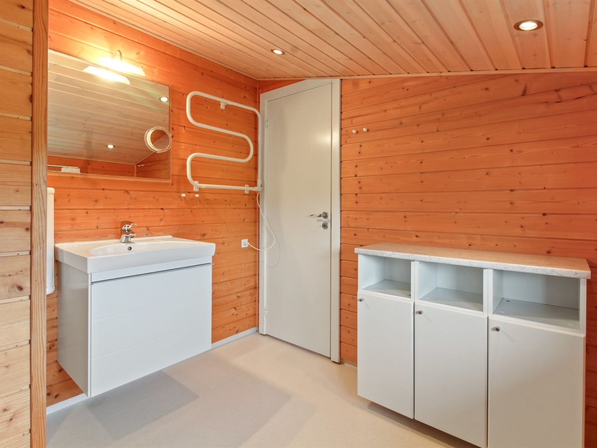 "Svenne" - 500m from the sea - Drinnen