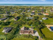 Ruim vakantiehuis met privézwembad en sauna op 500 meter van de zee bij Ringkøbing - thumbnail 1