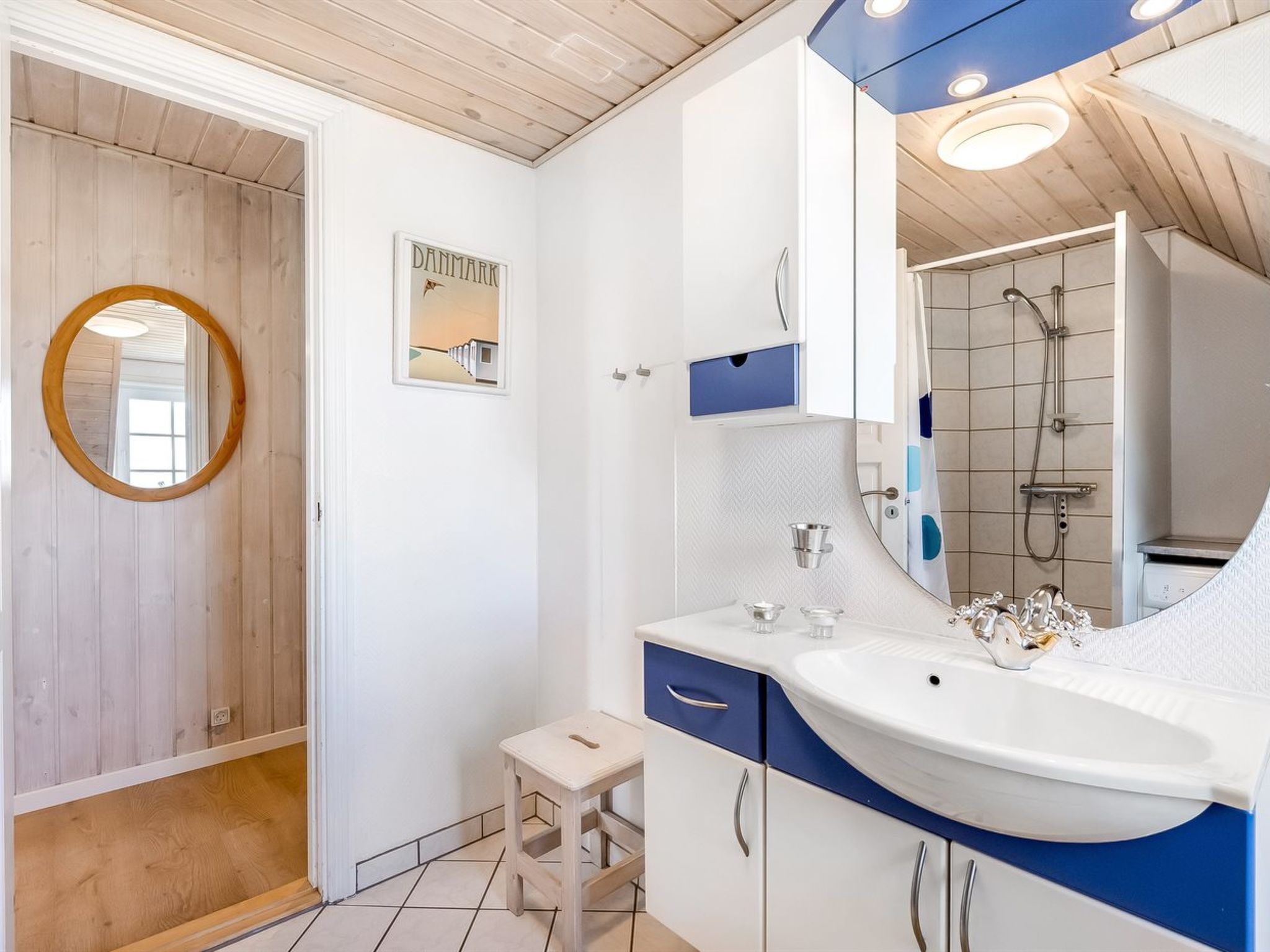 "Slava" - 250m from the sea-Inside