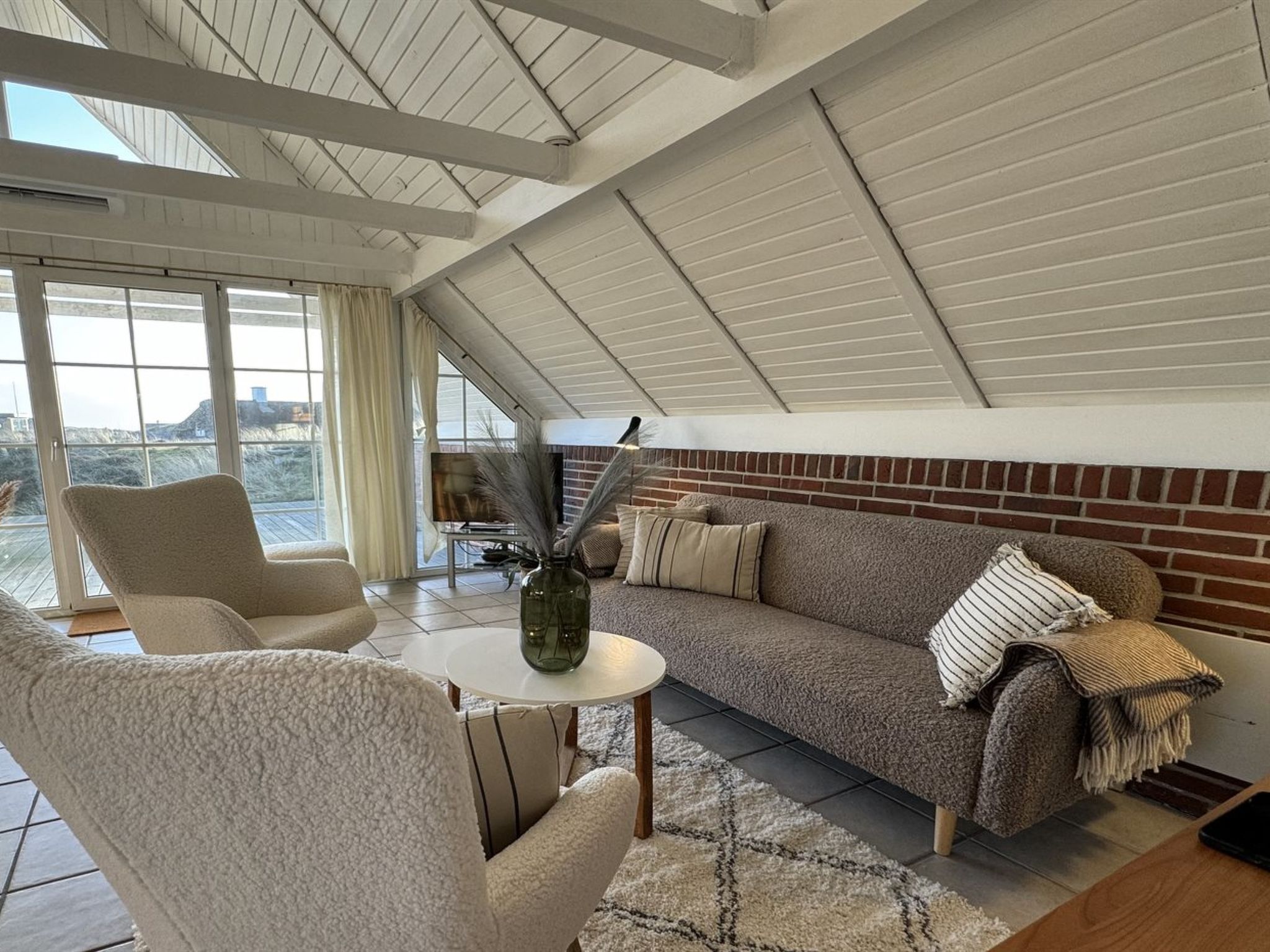 "Edvard" - 400m from the sea-Binnen