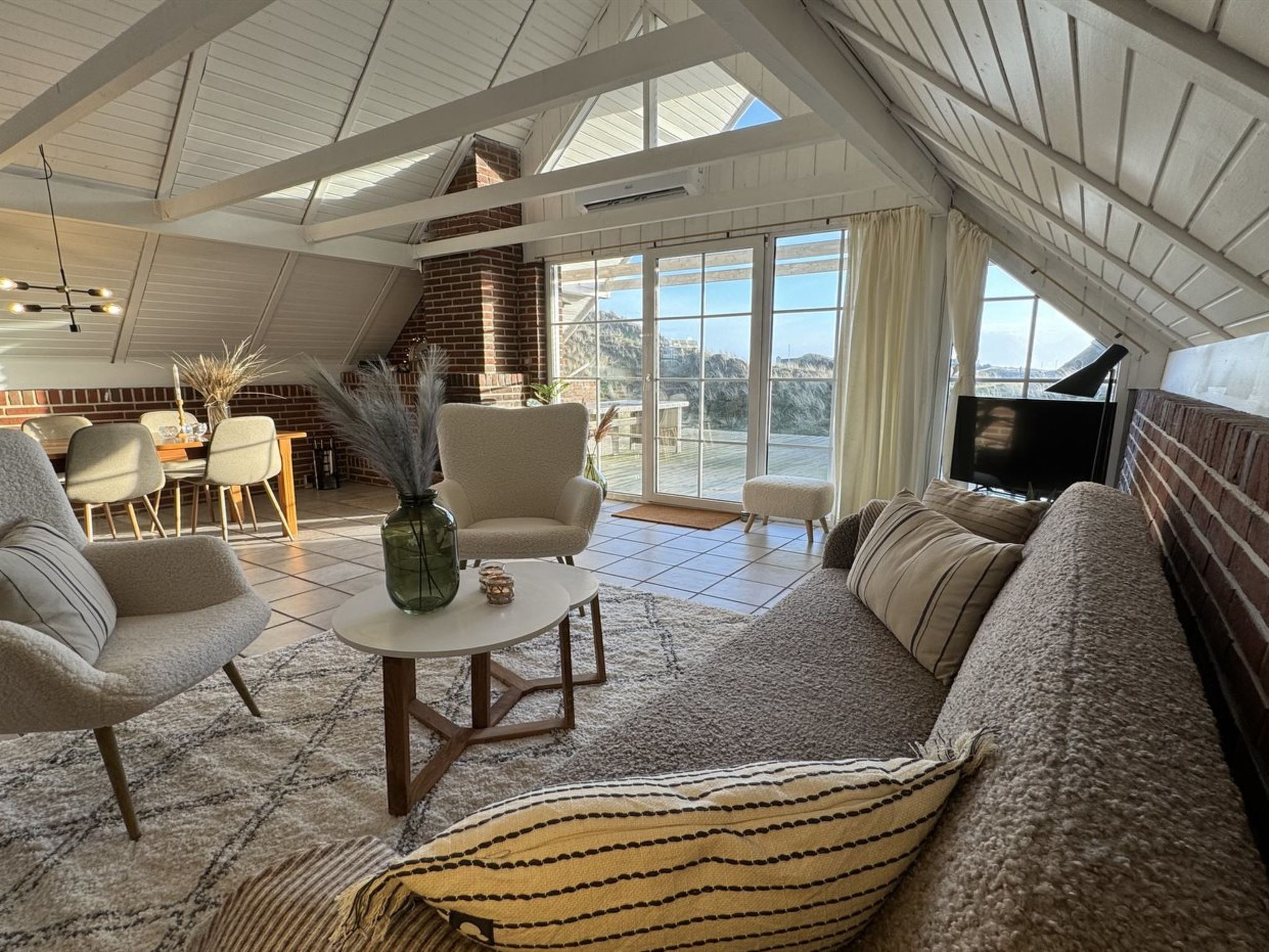 "Edvard" - 400m from the sea-Binnen