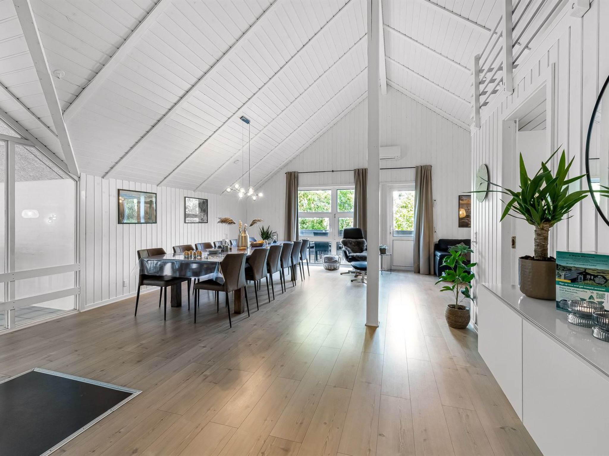 "Sylvi" - 1.7km from the sea-Dedans