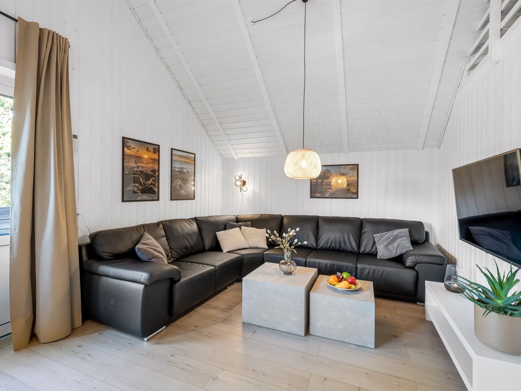 "Sylvi" - 1.7km from the sea-Dedans