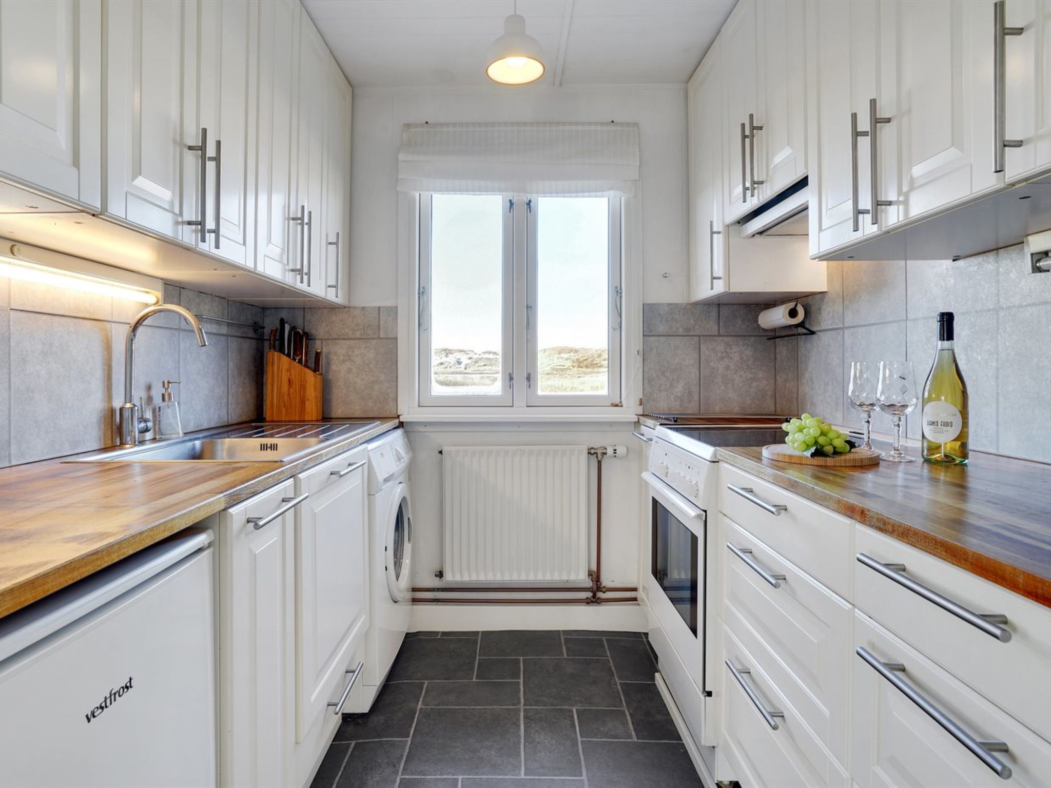 "Meike" - 300m from the sea - Binnen