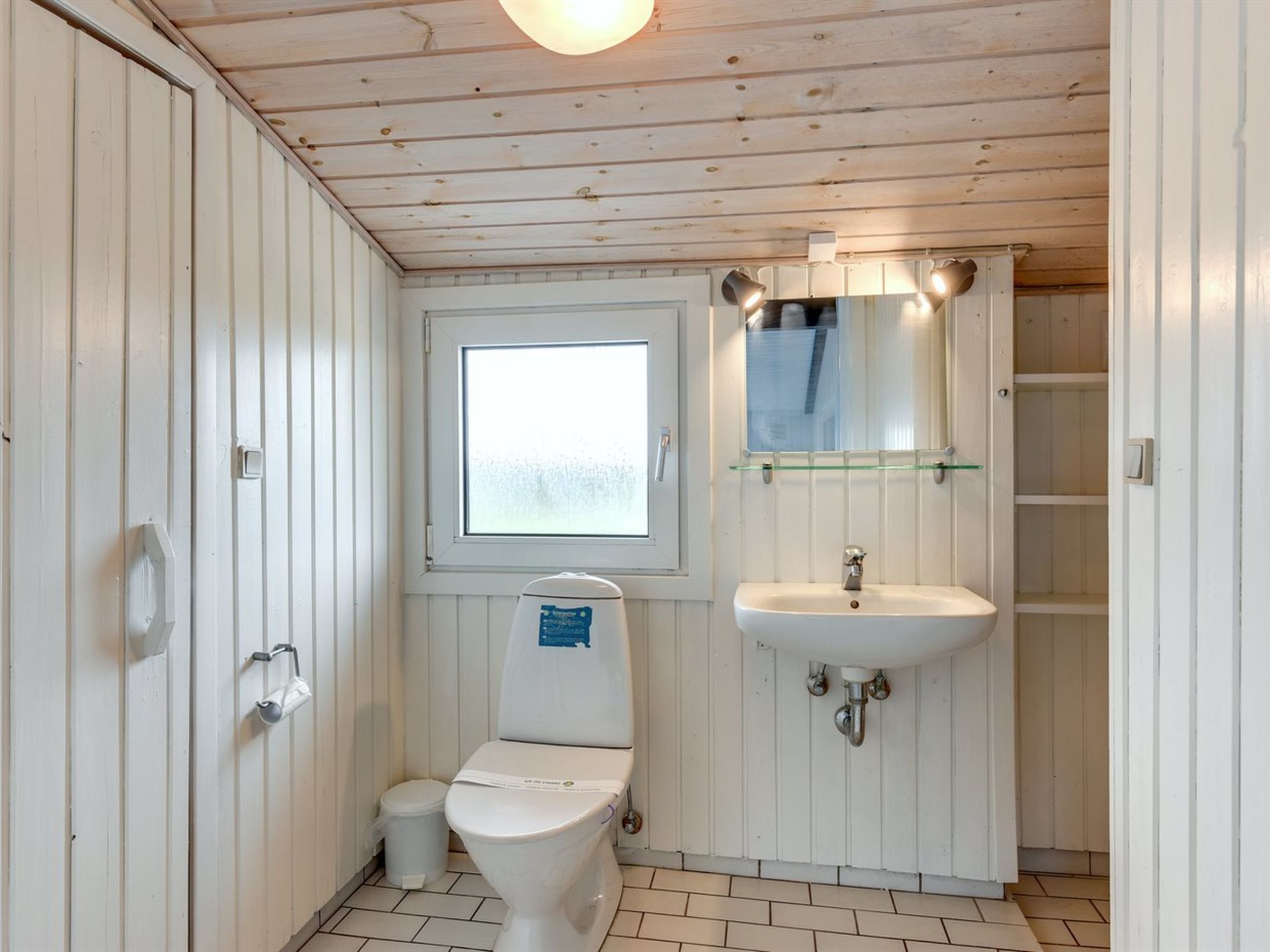 "Mogens" -  from the sea - Binnen