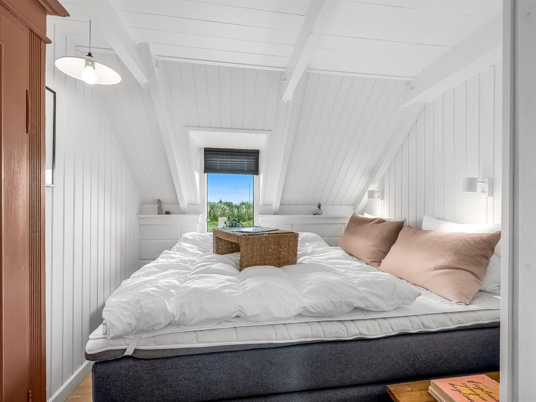 "Hen" - 400m from the sea-Inside