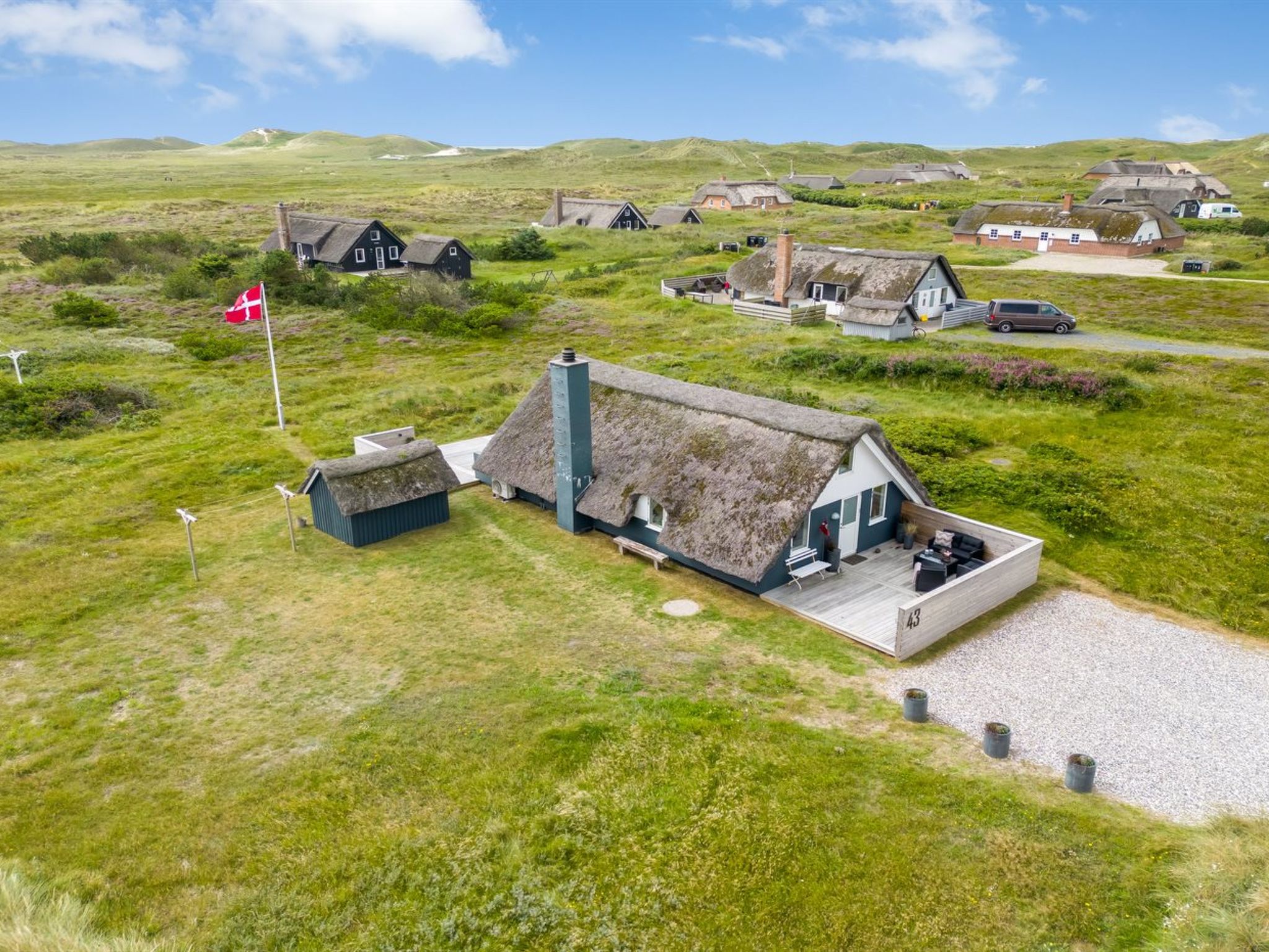 "Hen" - 400m from the sea-Outside