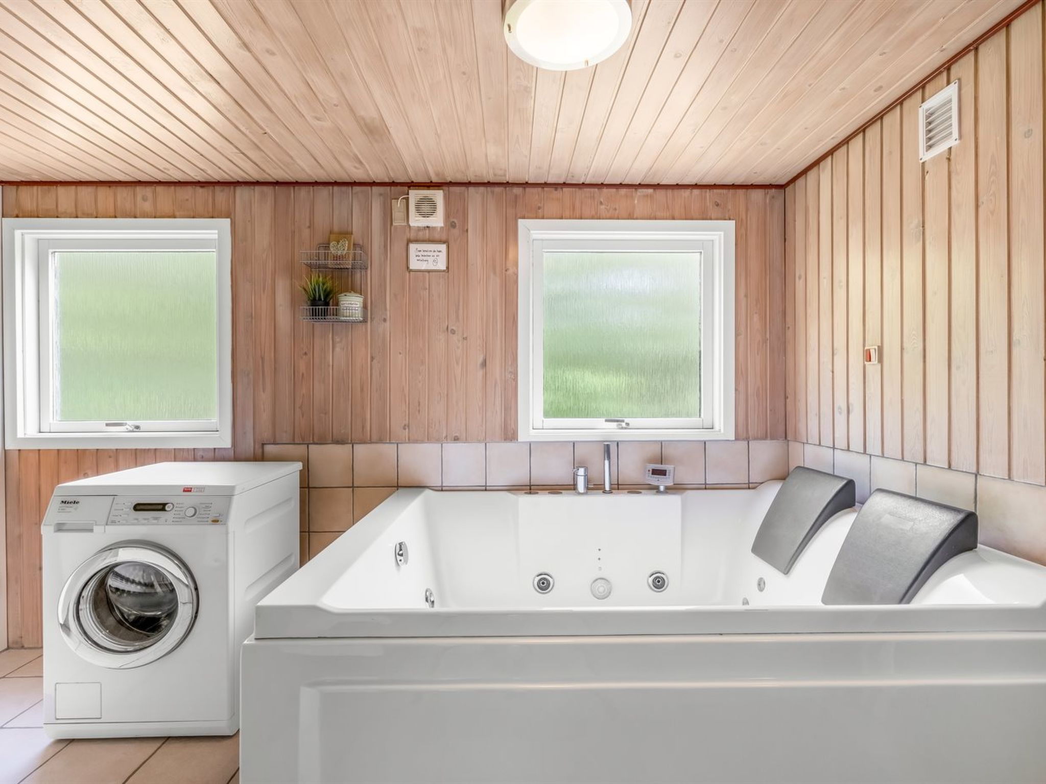 "Fredger" - 1.8km from the sea - Inside