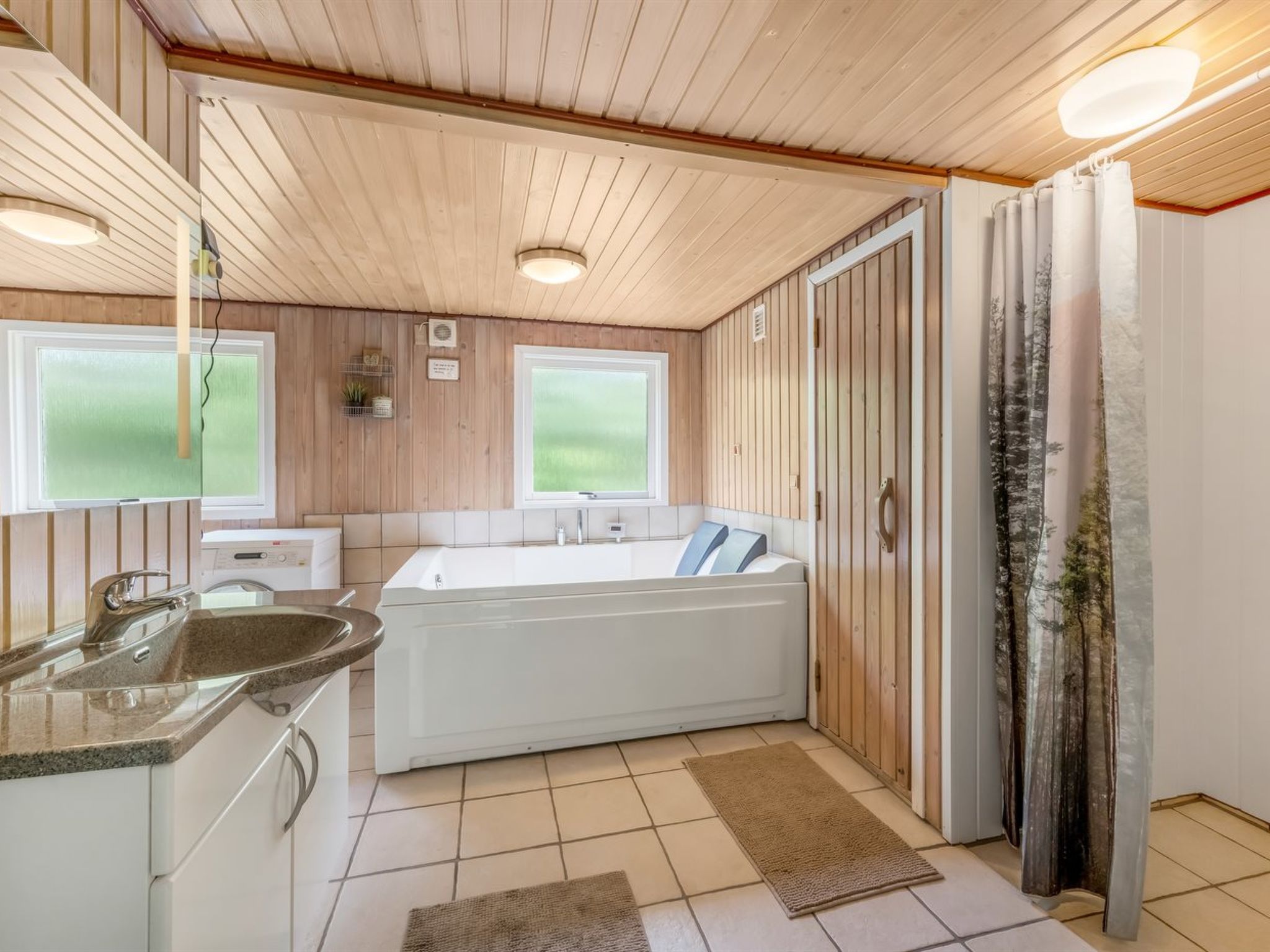 "Fredger" - 1.8km from the sea - Inside