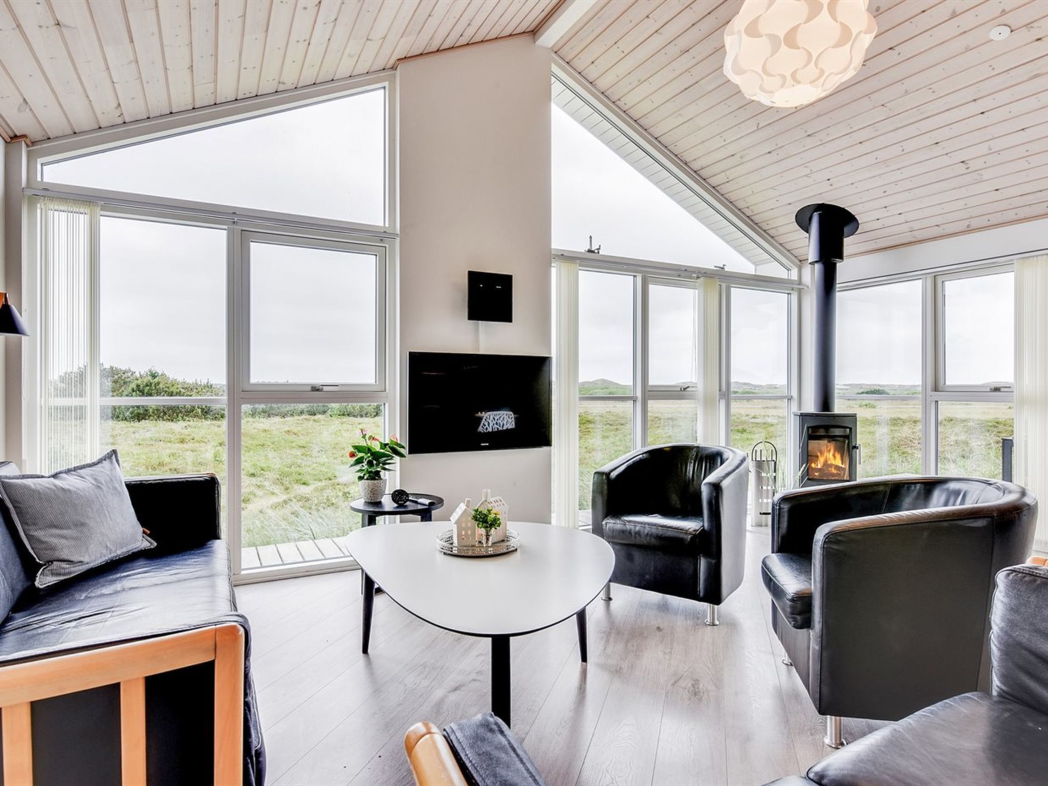 "Luzia" - 1.2km from the sea-Inside