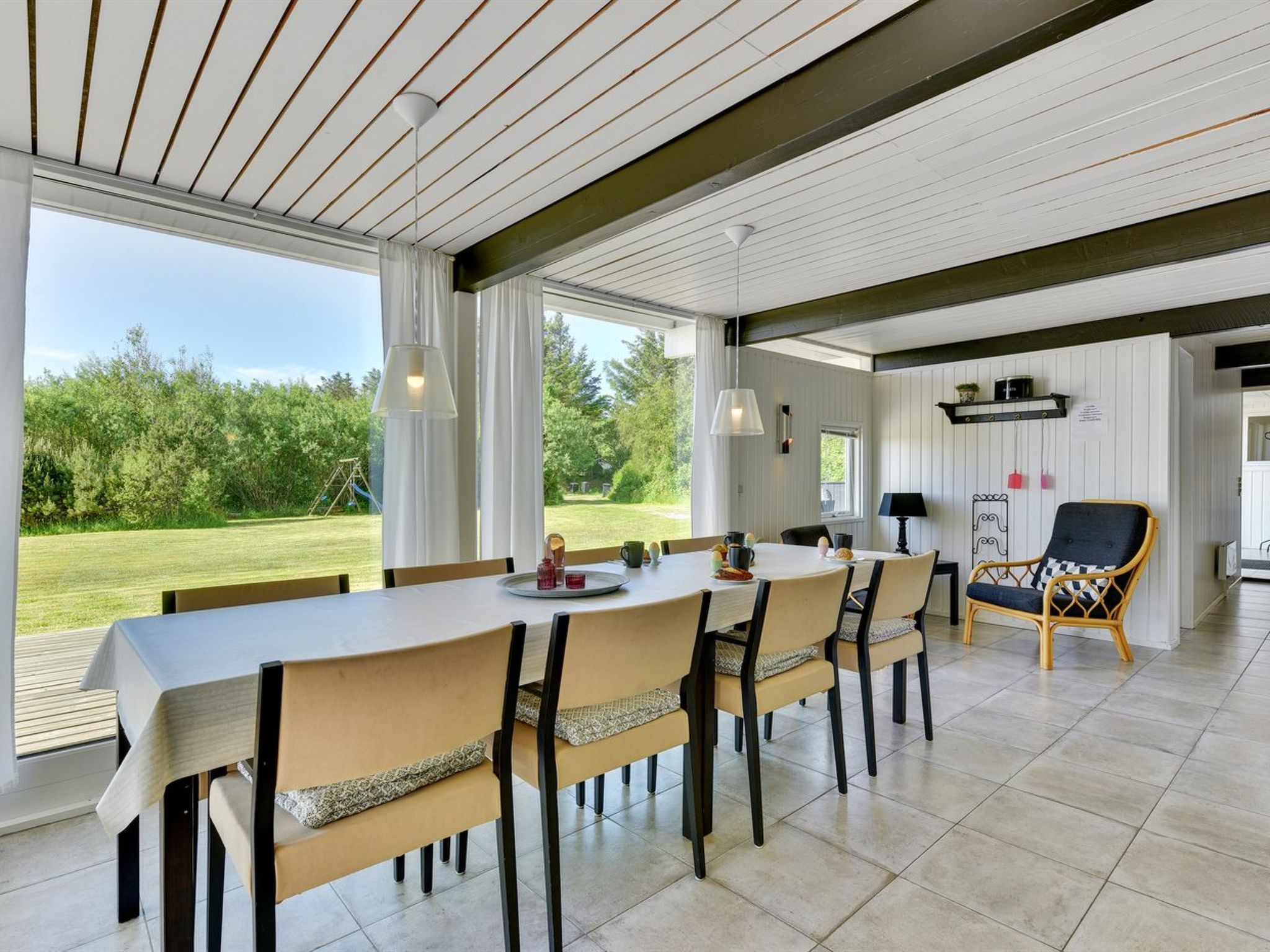 "Anund" - 1.4km from the sea - Binnen