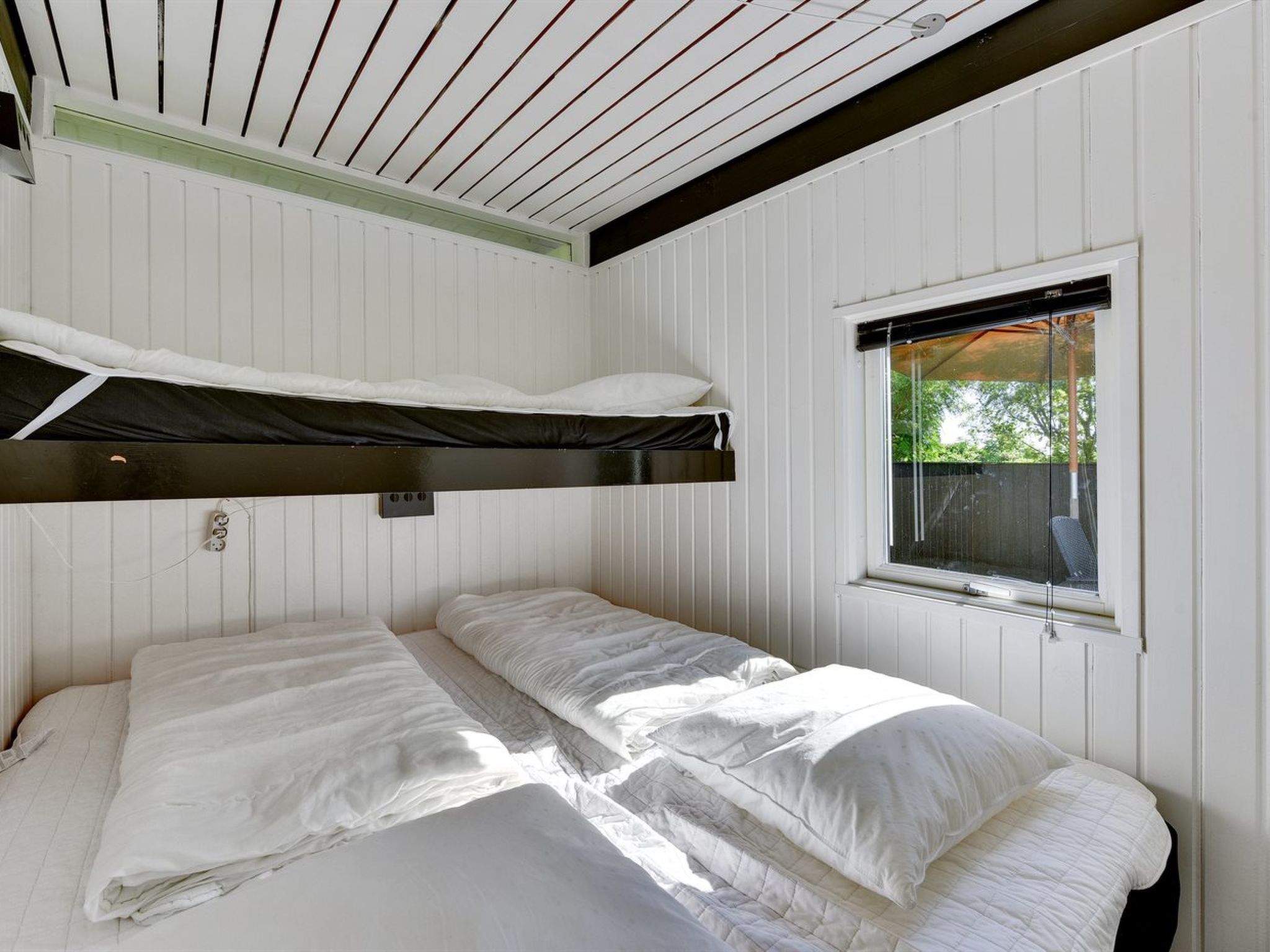 "Anund" - 1.4km from the sea - Binnen