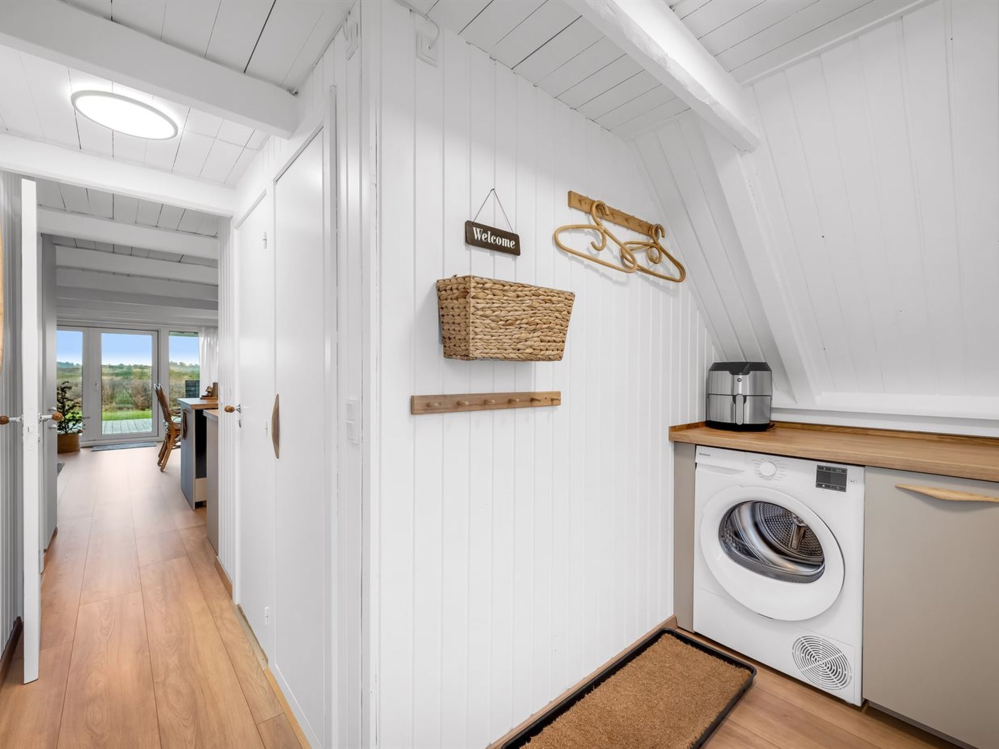 "Gunhwat" - 350m to the fjord-Dedans