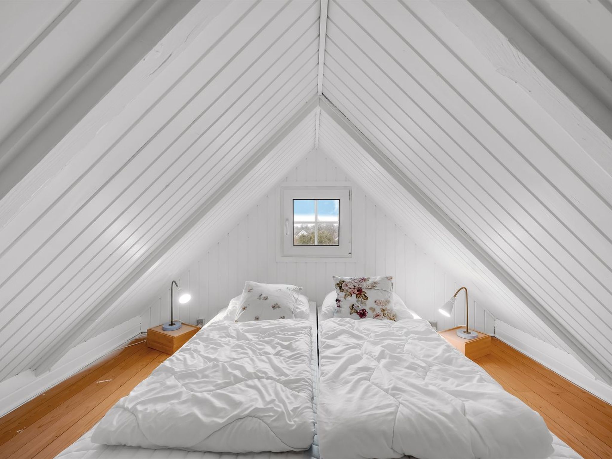 "Gunhwat" - 350m to the fjord-Dedans