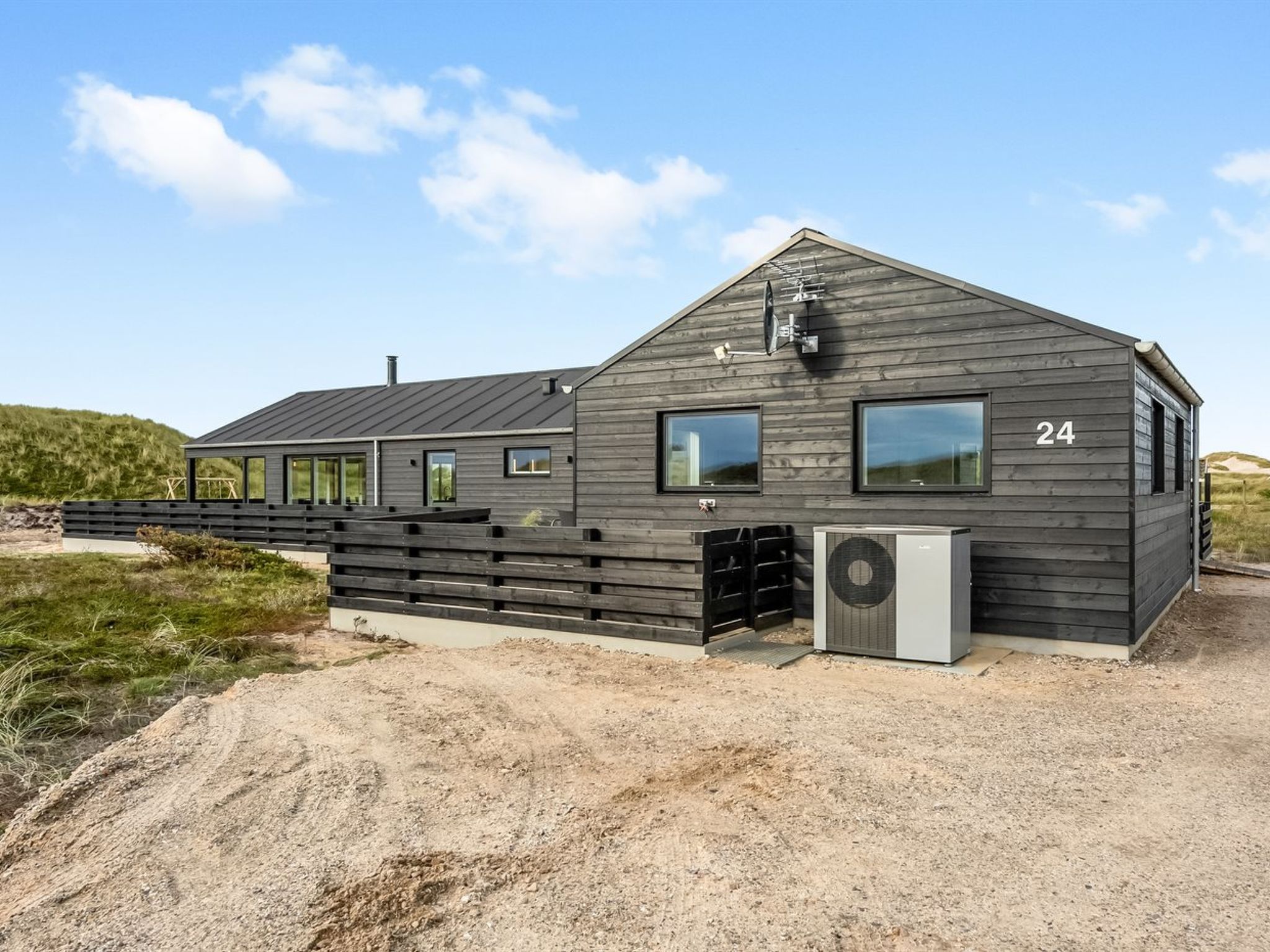 "Birger" - 300m from the sea - Buiten